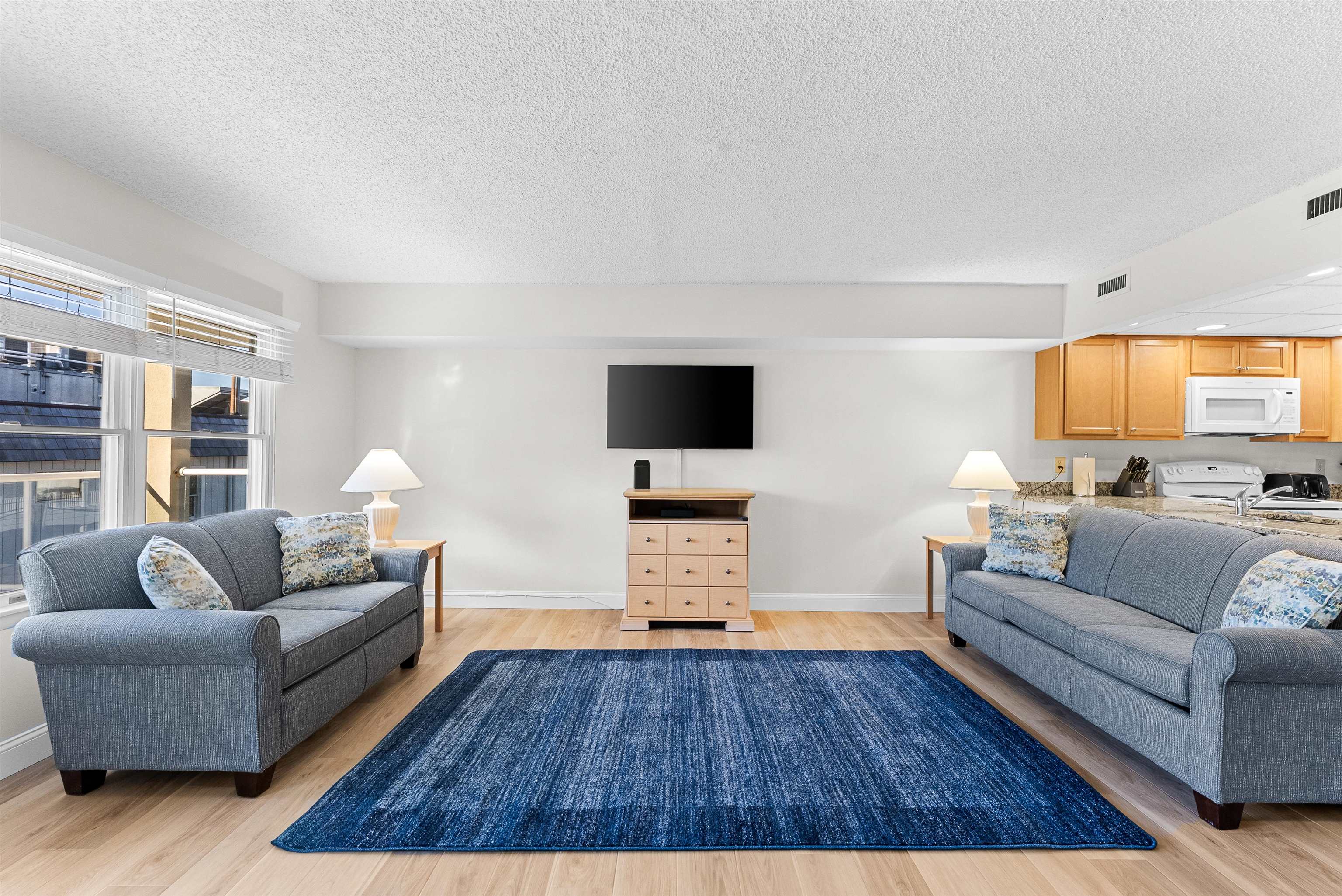 217 Beach Avenue - Picture 6