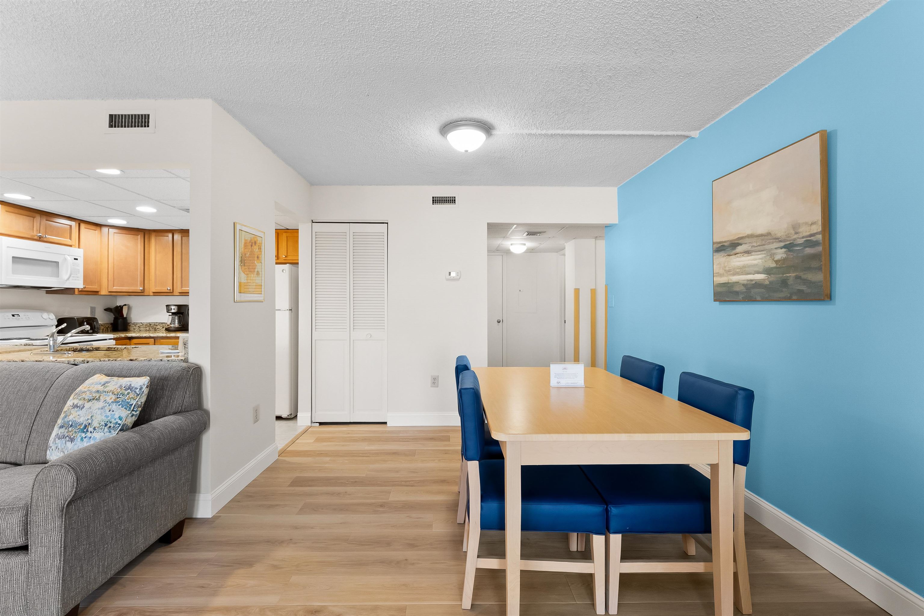 217 Beach Avenue - Picture 8
