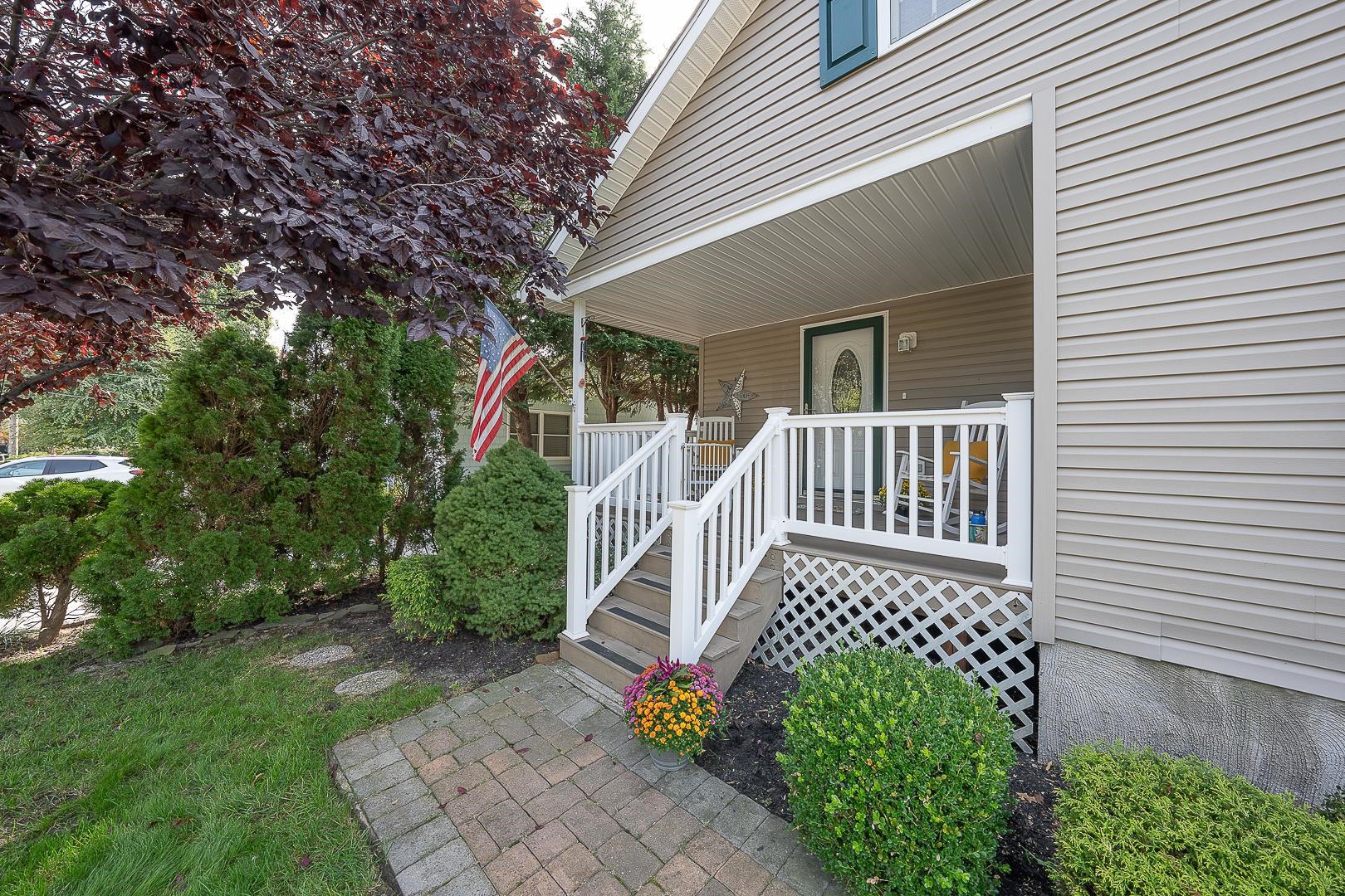 418 Fern Road - Picture 2