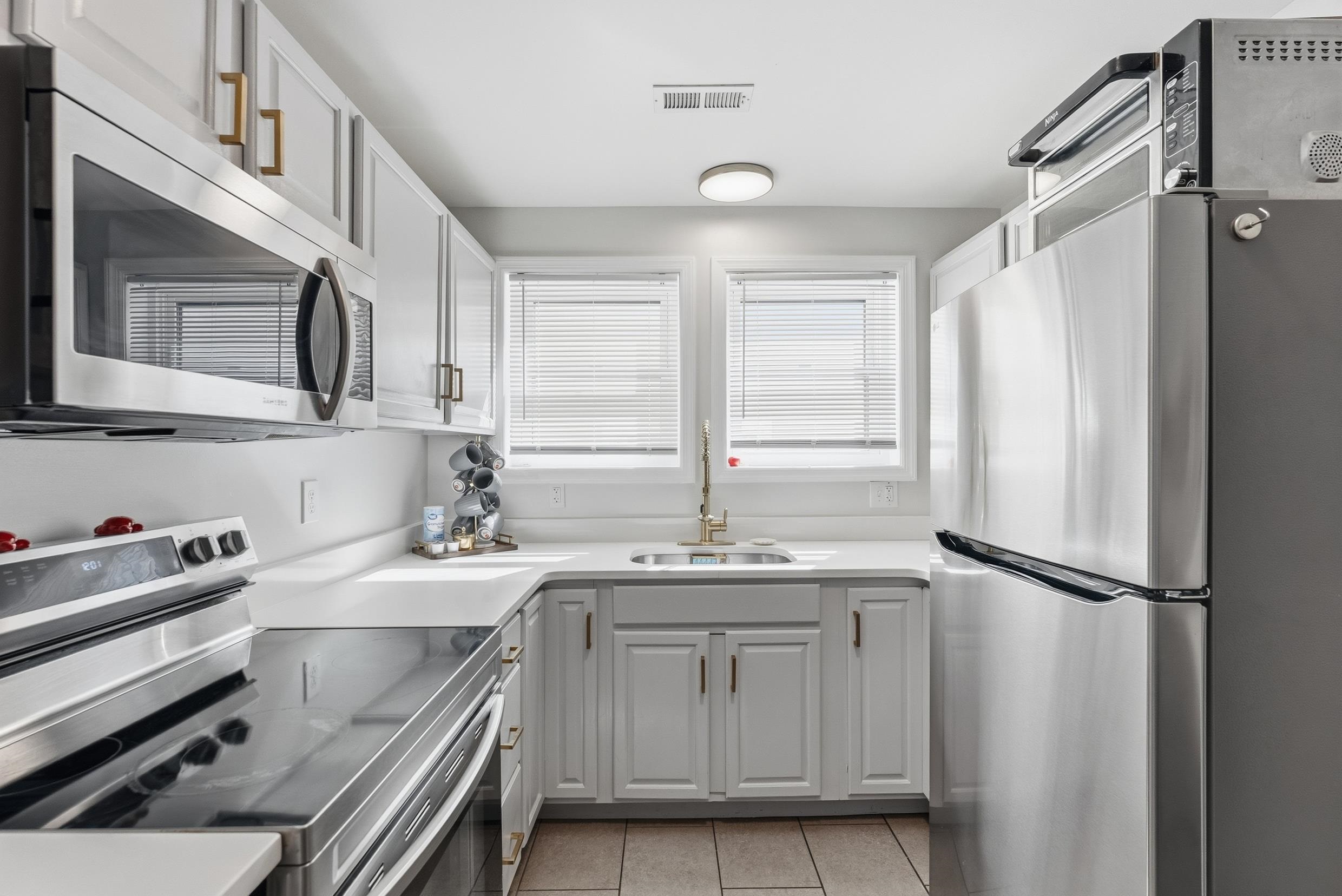138 E Youngs Avenue - Picture 1