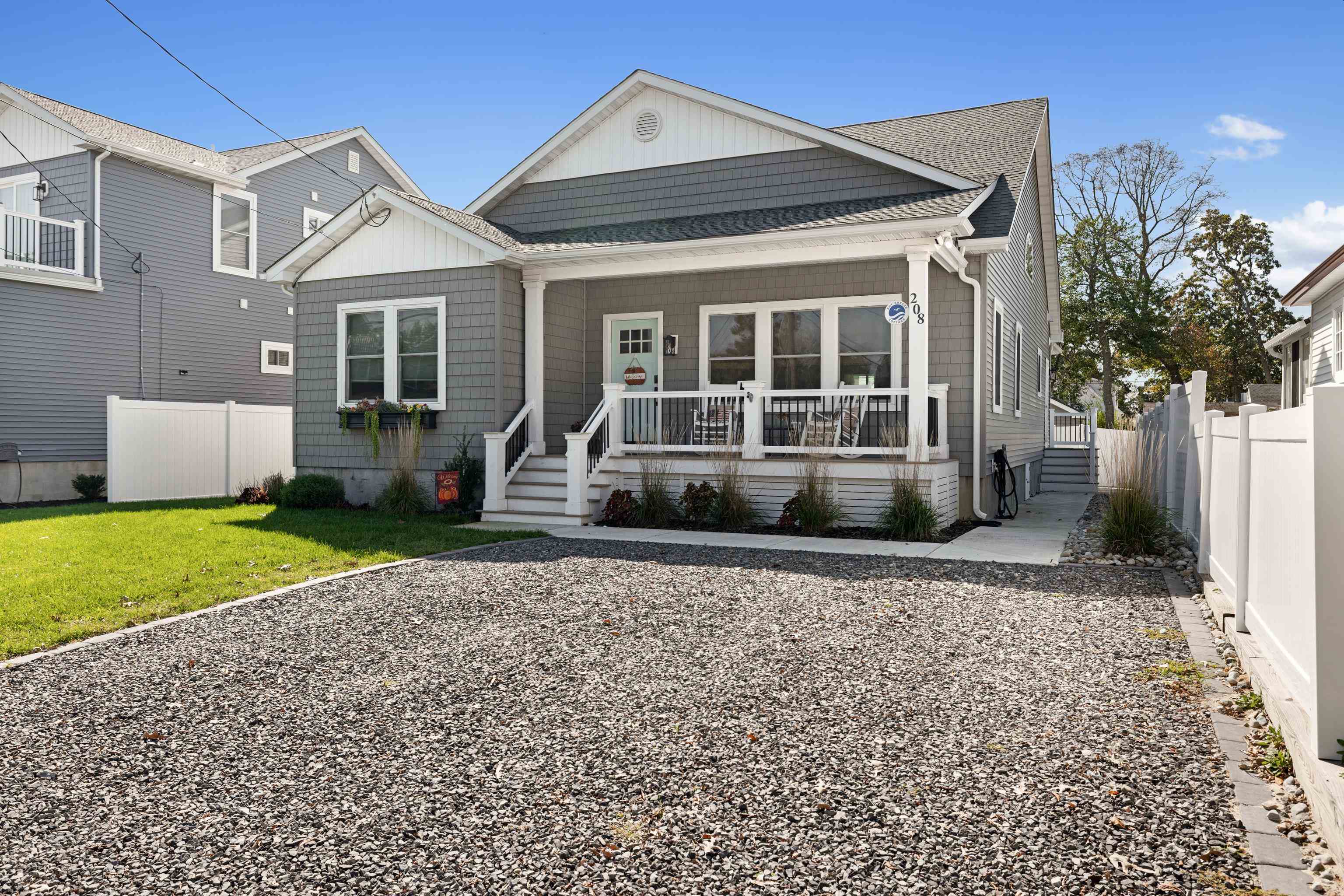 208 Spruce Avenue - Picture 2