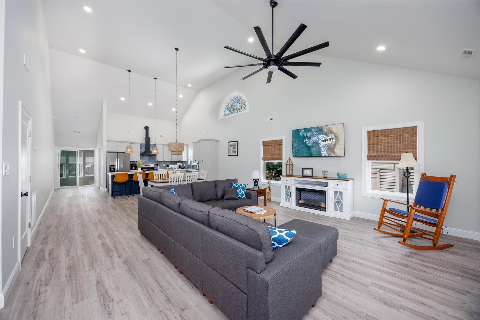 208 Spruce Avenue - Picture 6