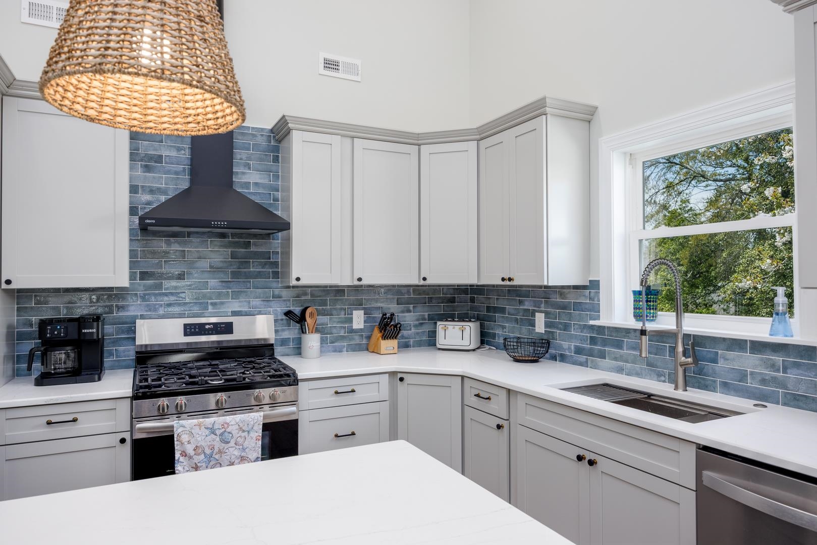 208 Spruce Avenue - Picture 10