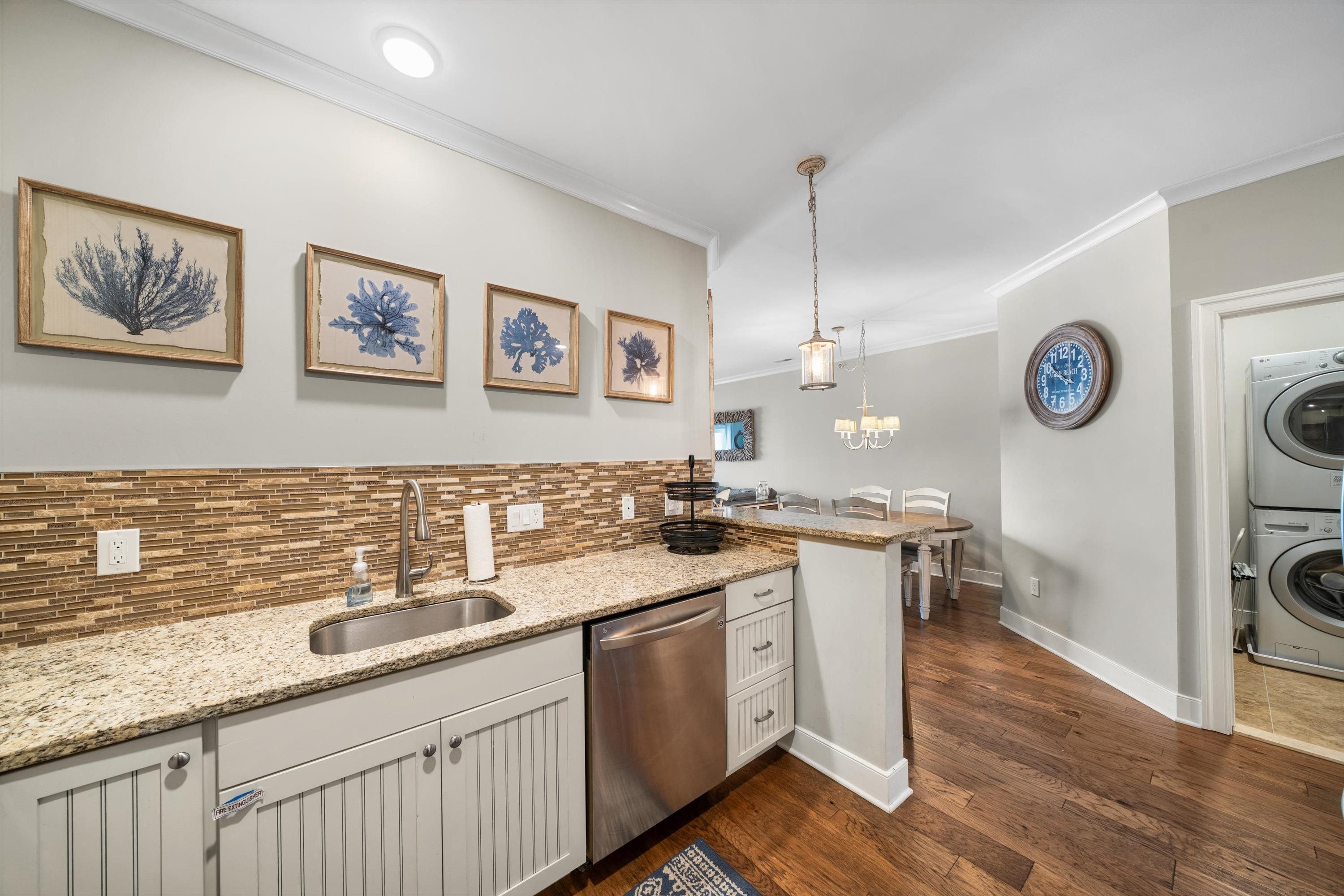 7400 Ocean Avenue - Picture 8