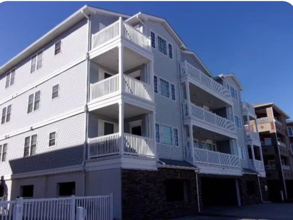 410 E Lavender Road, #103