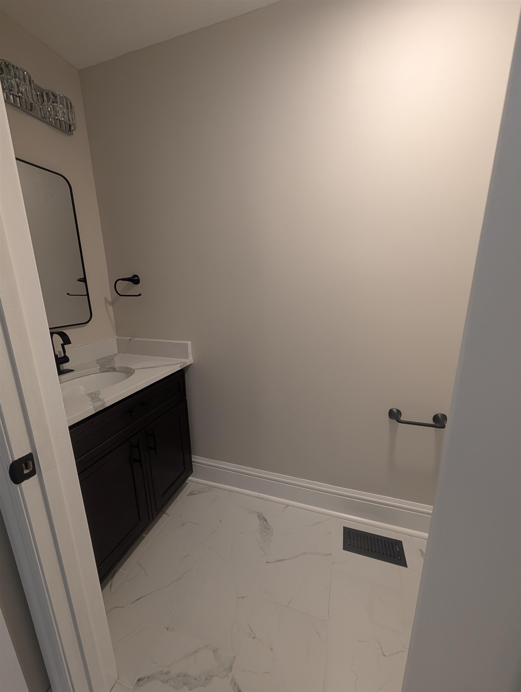 123 E Cedar Avenue - Picture 16