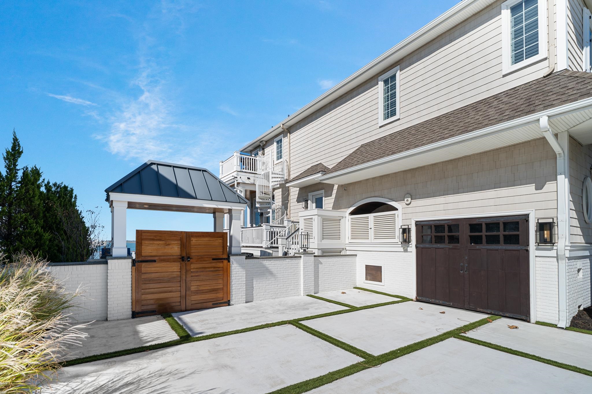 1918 Ocean Drive - Picture 4