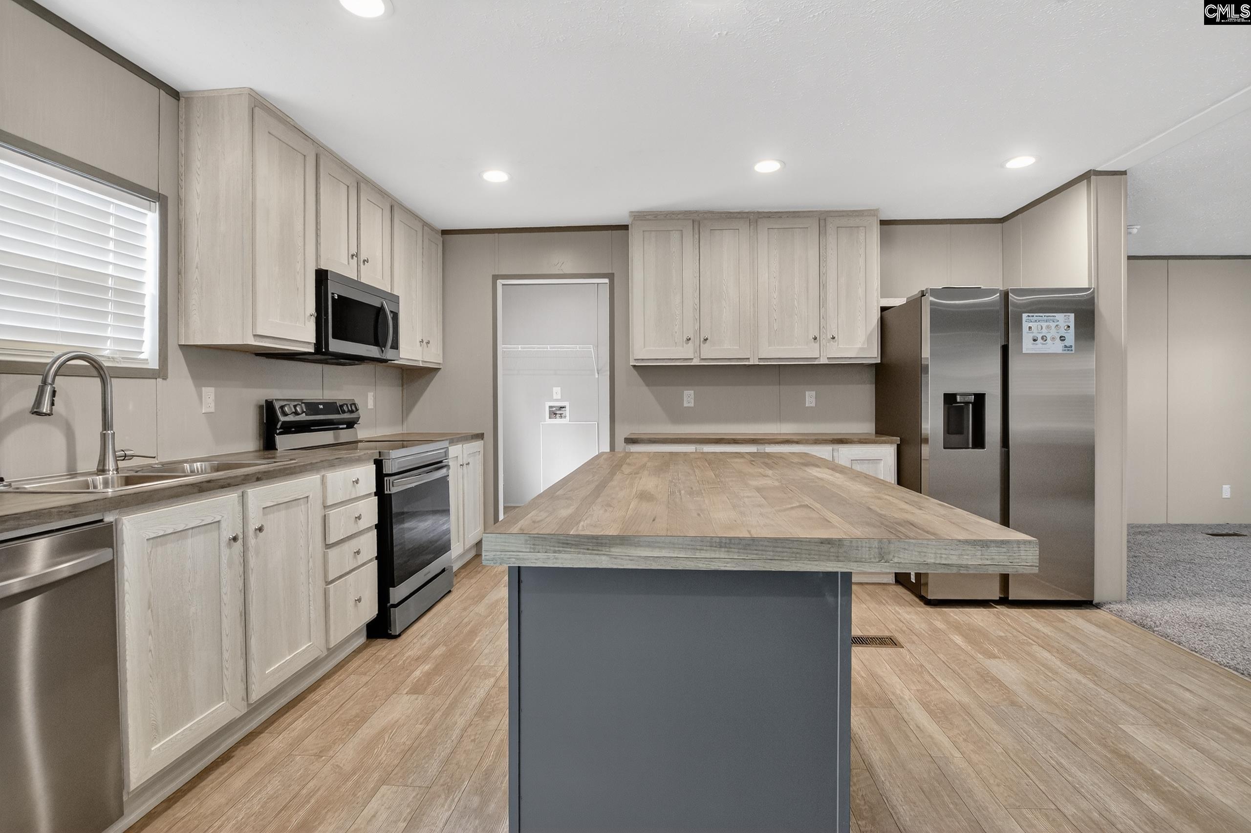 812 White Pond Road Williston, SC 29853