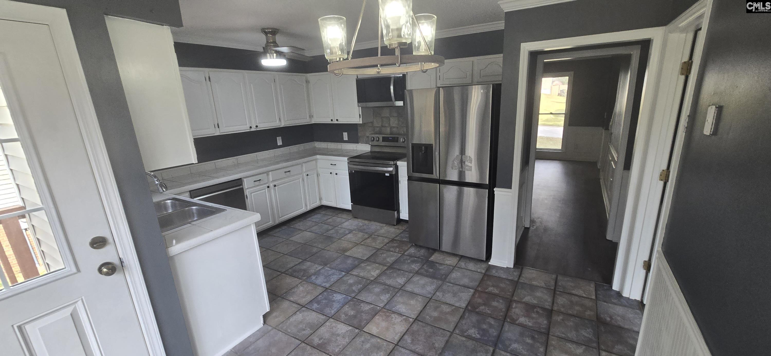 258 Hillsborough Street Columbia, SC 29212