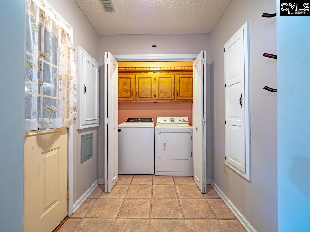 6674 Francis Marion Avenue Dalzell, SC 29040