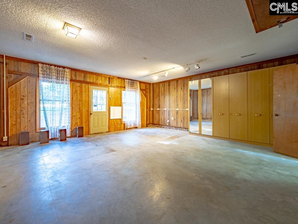 6674 Francis Marion Avenue Dalzell, SC 29040
