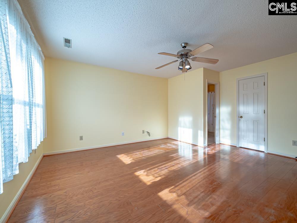6674 Francis Marion Avenue Dalzell, SC 29040