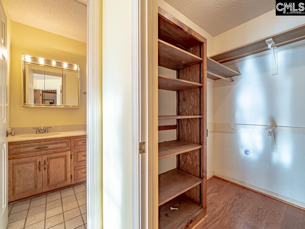 6674 Francis Marion Avenue Dalzell, SC 29040