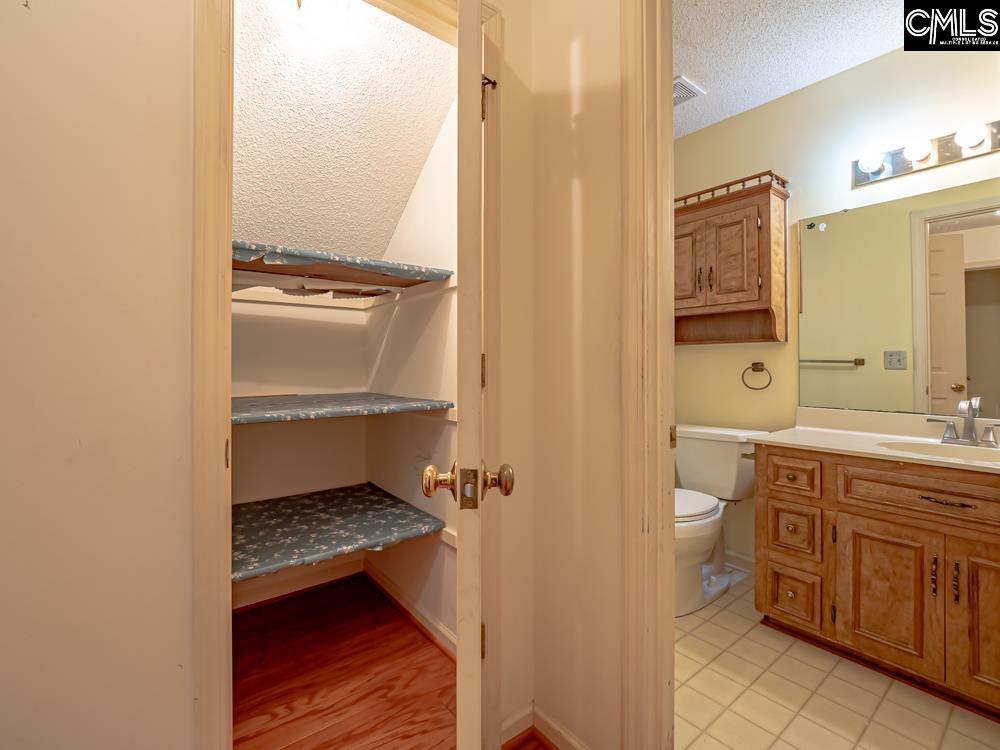 6674 Francis Marion Avenue Dalzell, SC 29040
