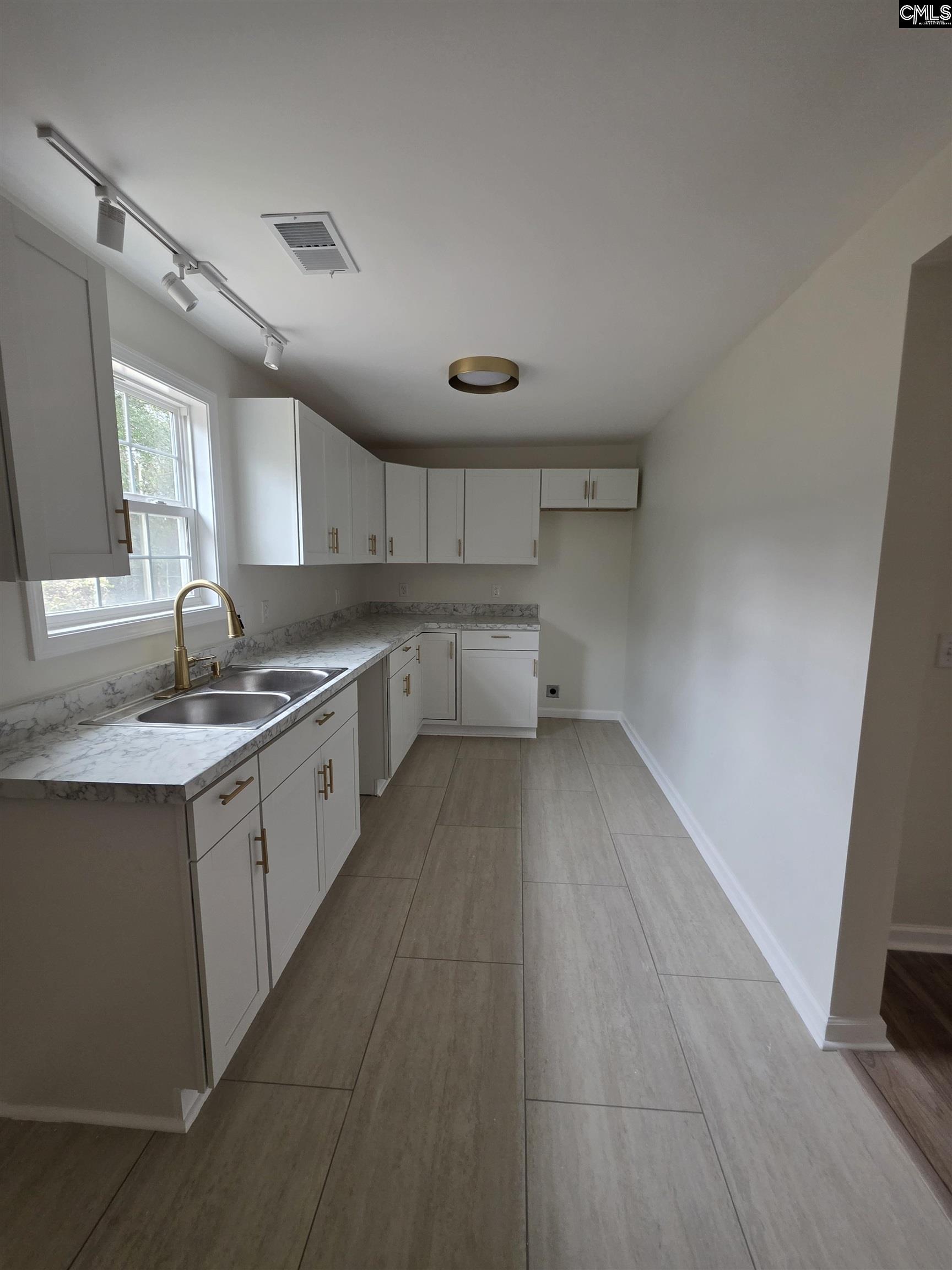 416 Thames Street Manning, SC 29102