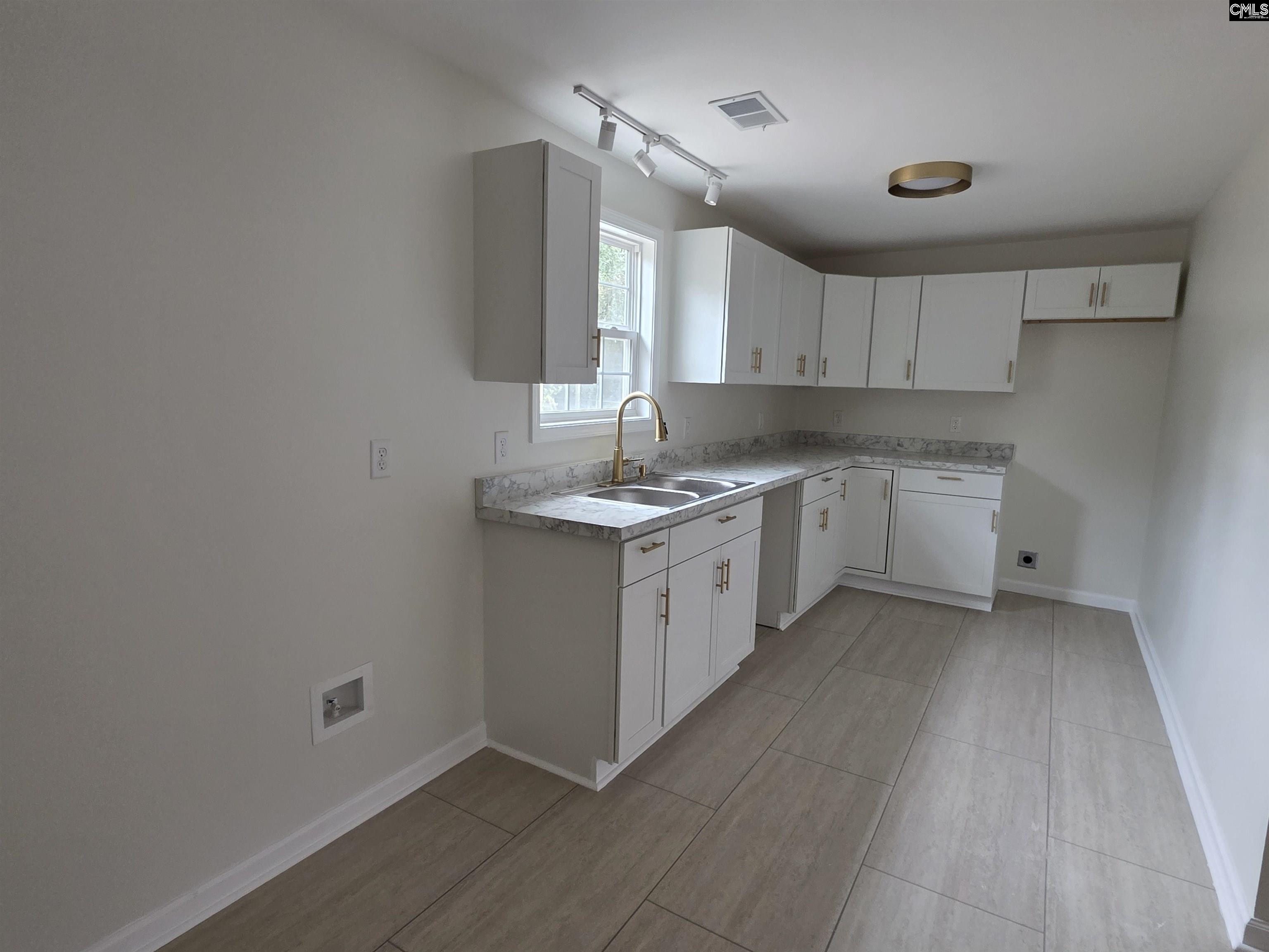 416 Thames Street Manning, SC 29102