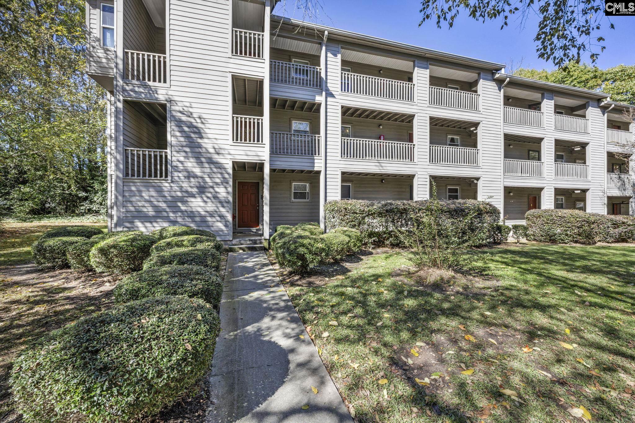 633 Edgewater Lane, West Columbia
