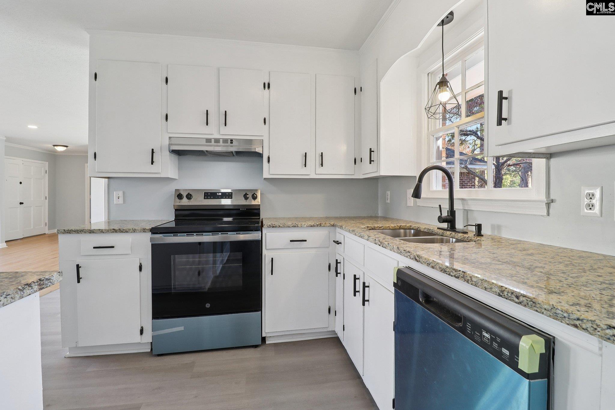 216 Meadowbury Drive Columbia, SC 29203