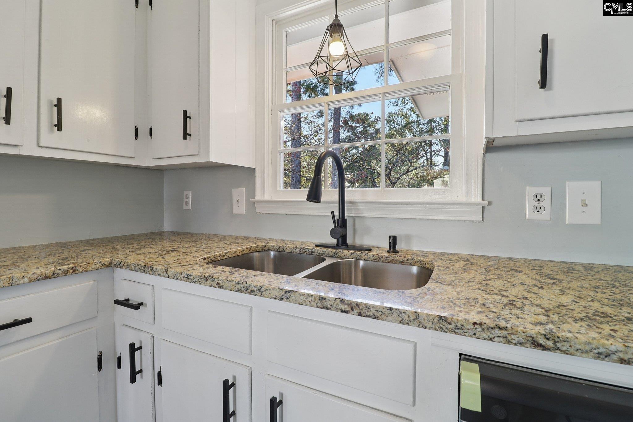 216 Meadowbury Drive Columbia, SC 29203