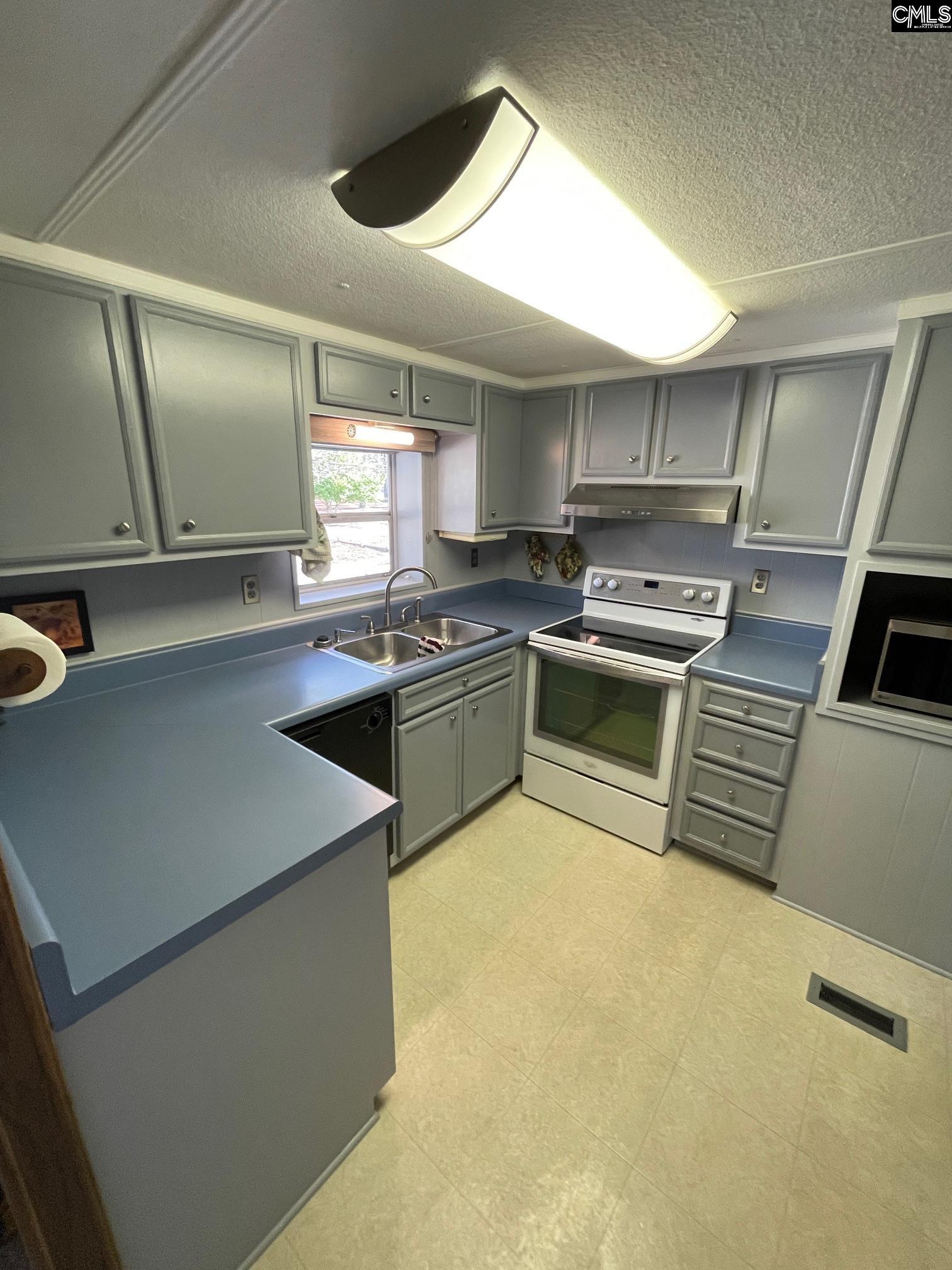 1704 Thunderwood Road Lugoff, SC 29078