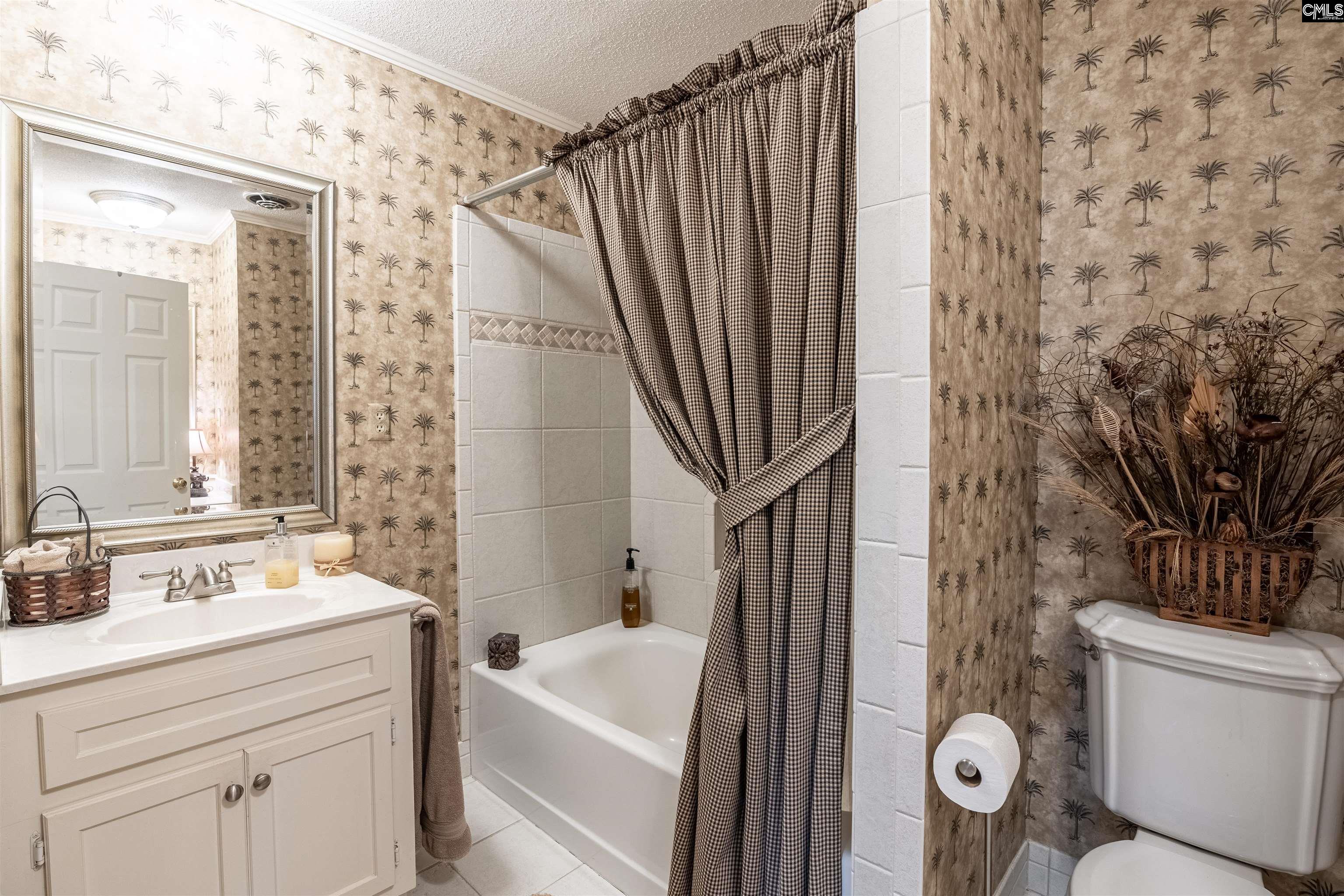 13 East Drive Chapin, SC 29036