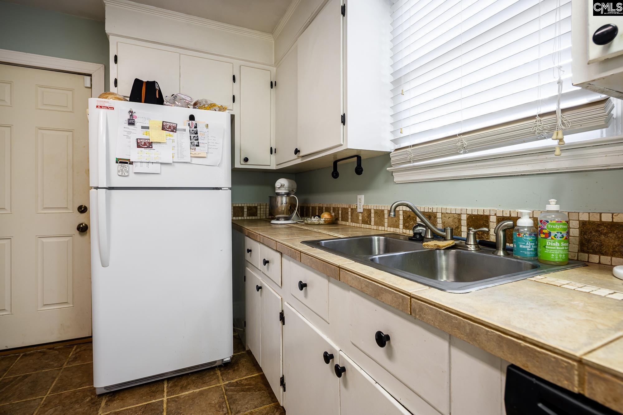 3963 Live Oak Street Columbia, SC 29205