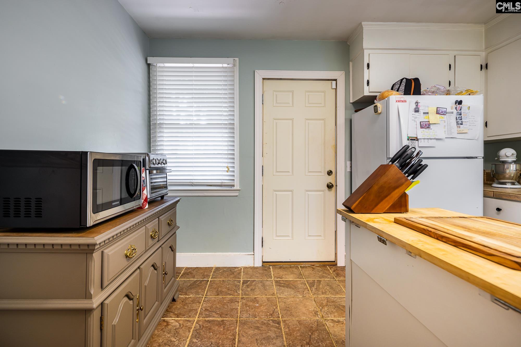 3963 Live Oak Street Columbia, SC 29205