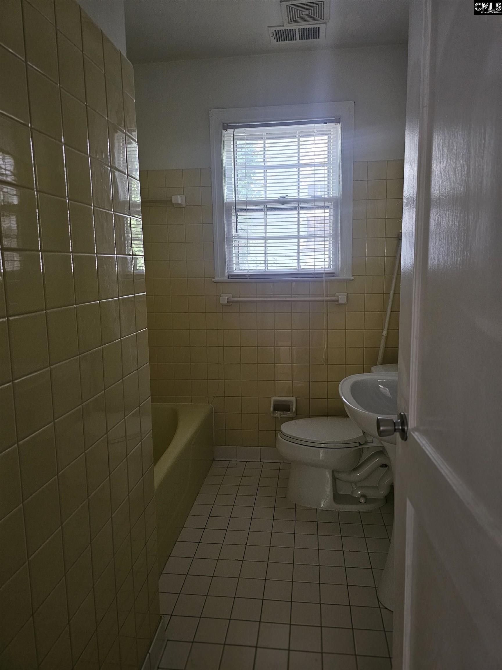 3947 Live Oak Street Columbia, SC 29205