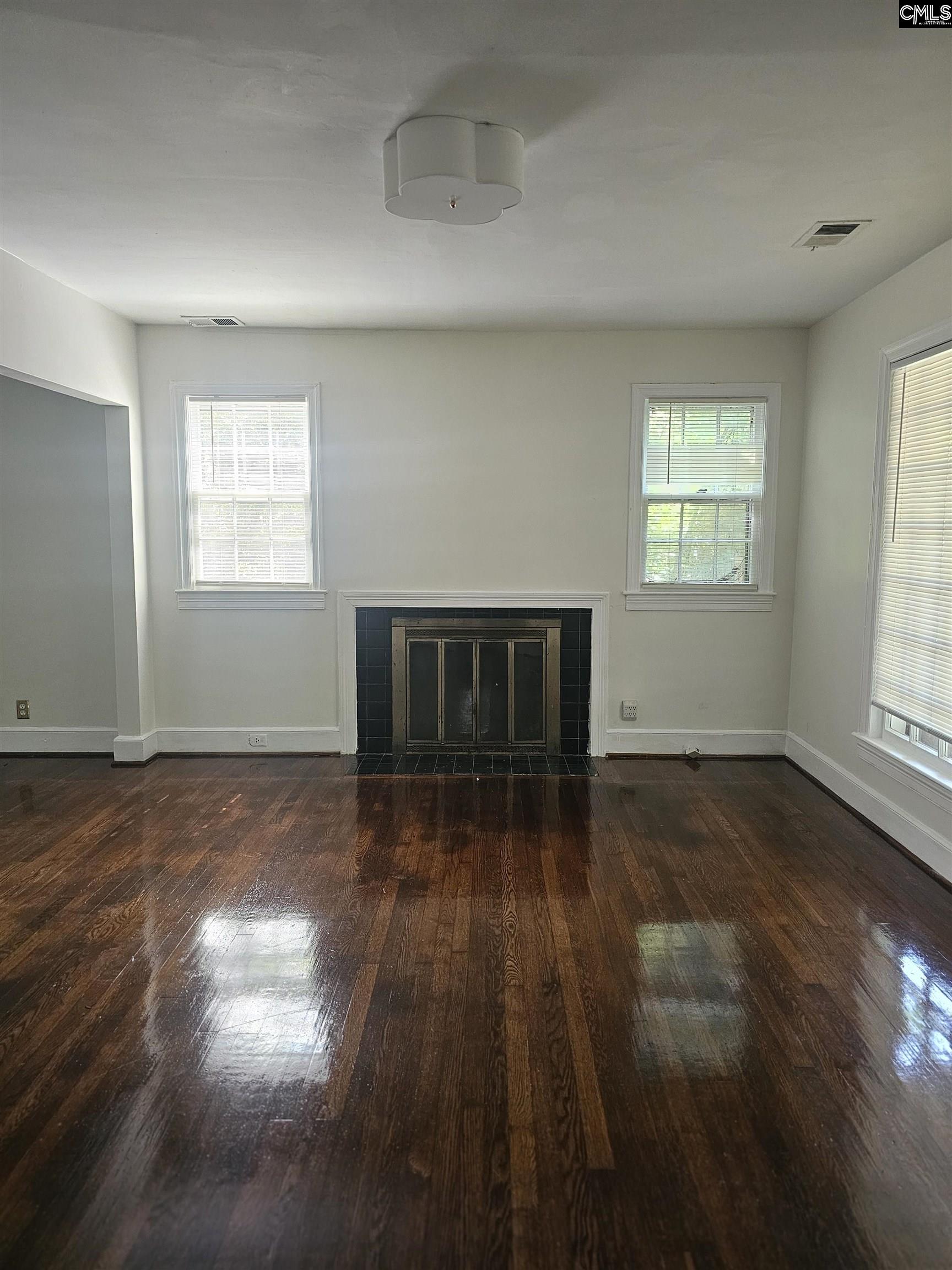 3947 Live Oak Street Columbia, SC 29205