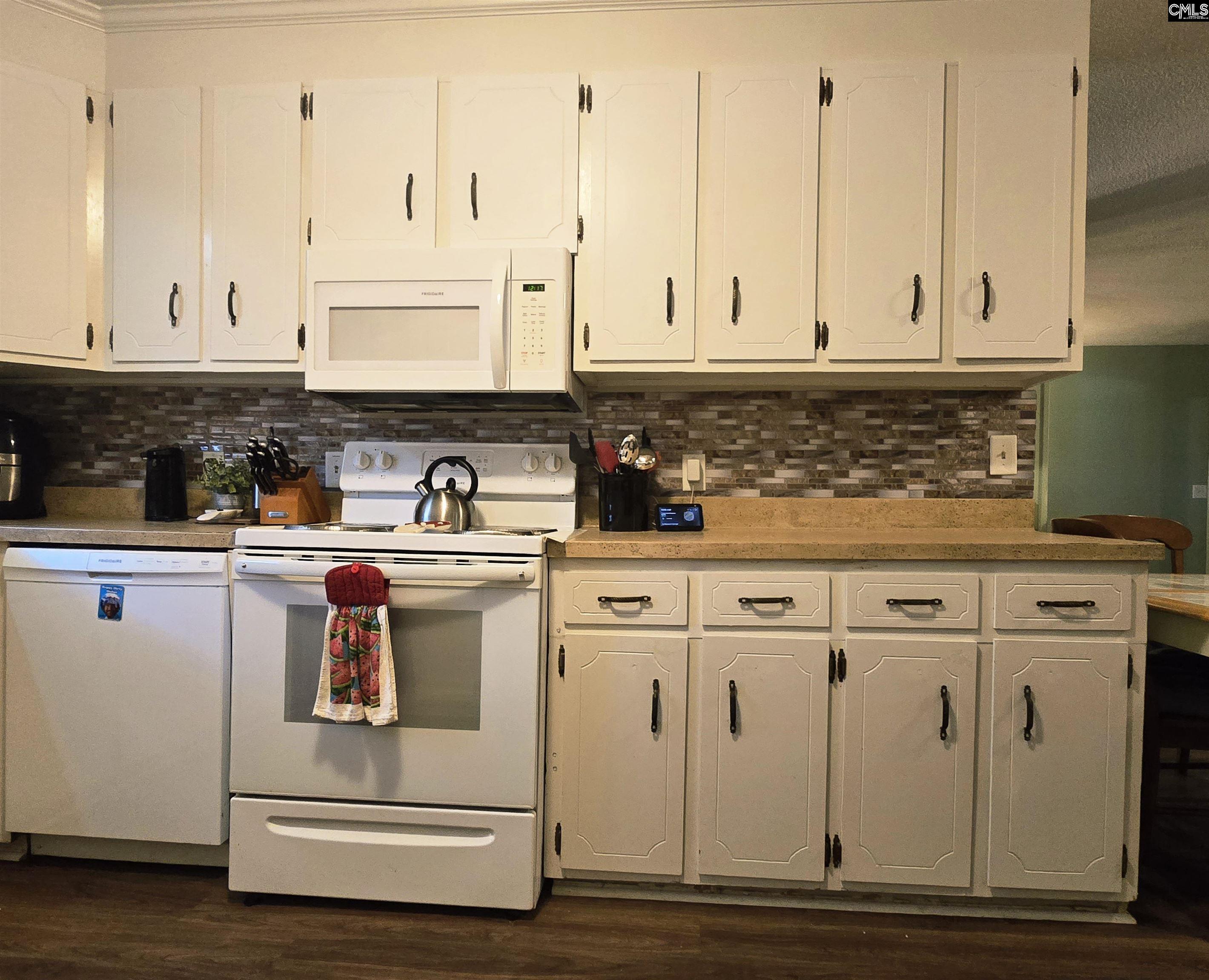 155 S East Ave Leesville, SC 29070