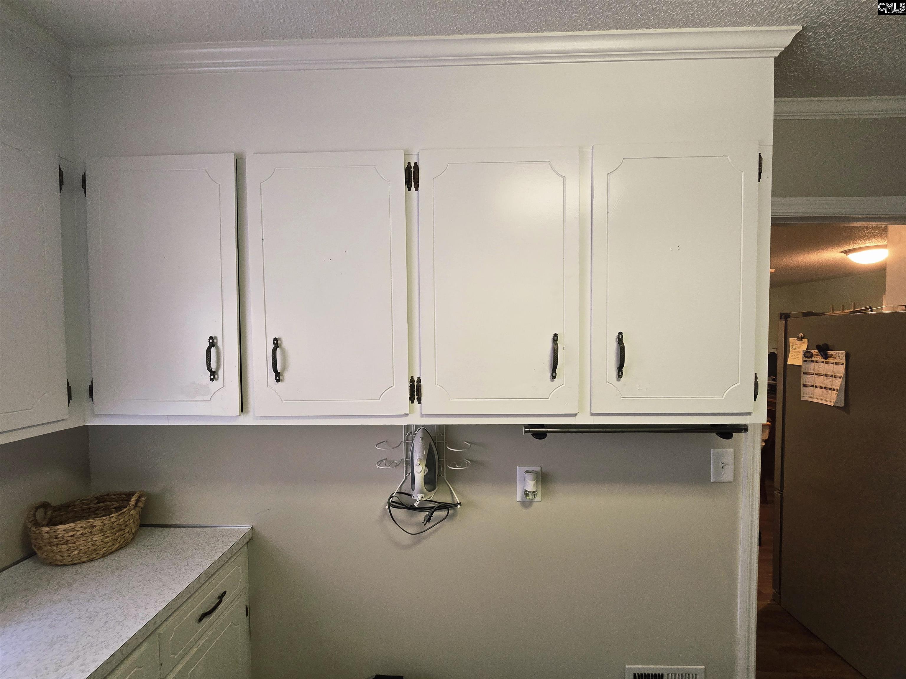 155 S East Ave Leesville, SC 29070
