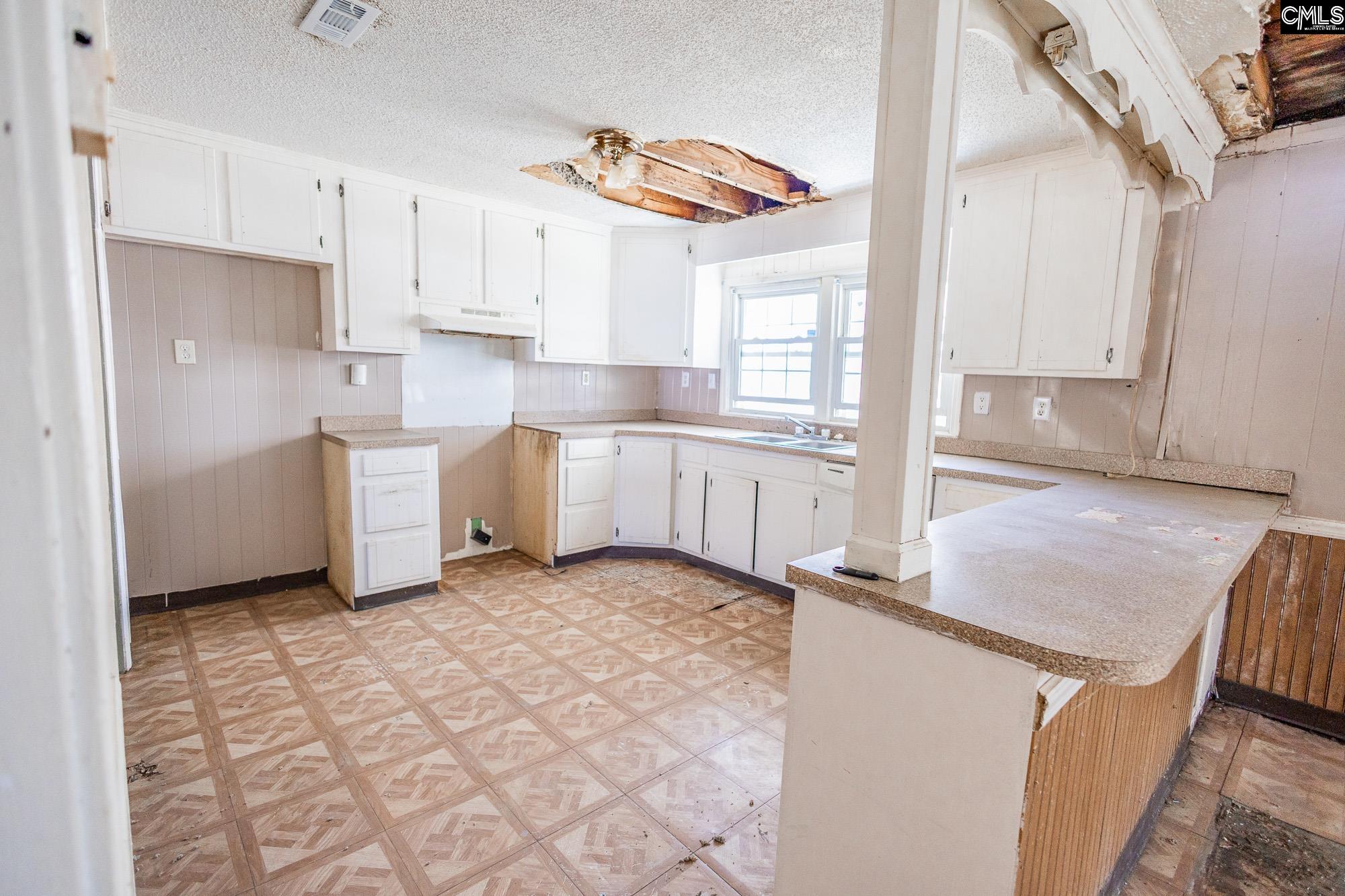 1632 Central Avenue Summerville, SC 29483