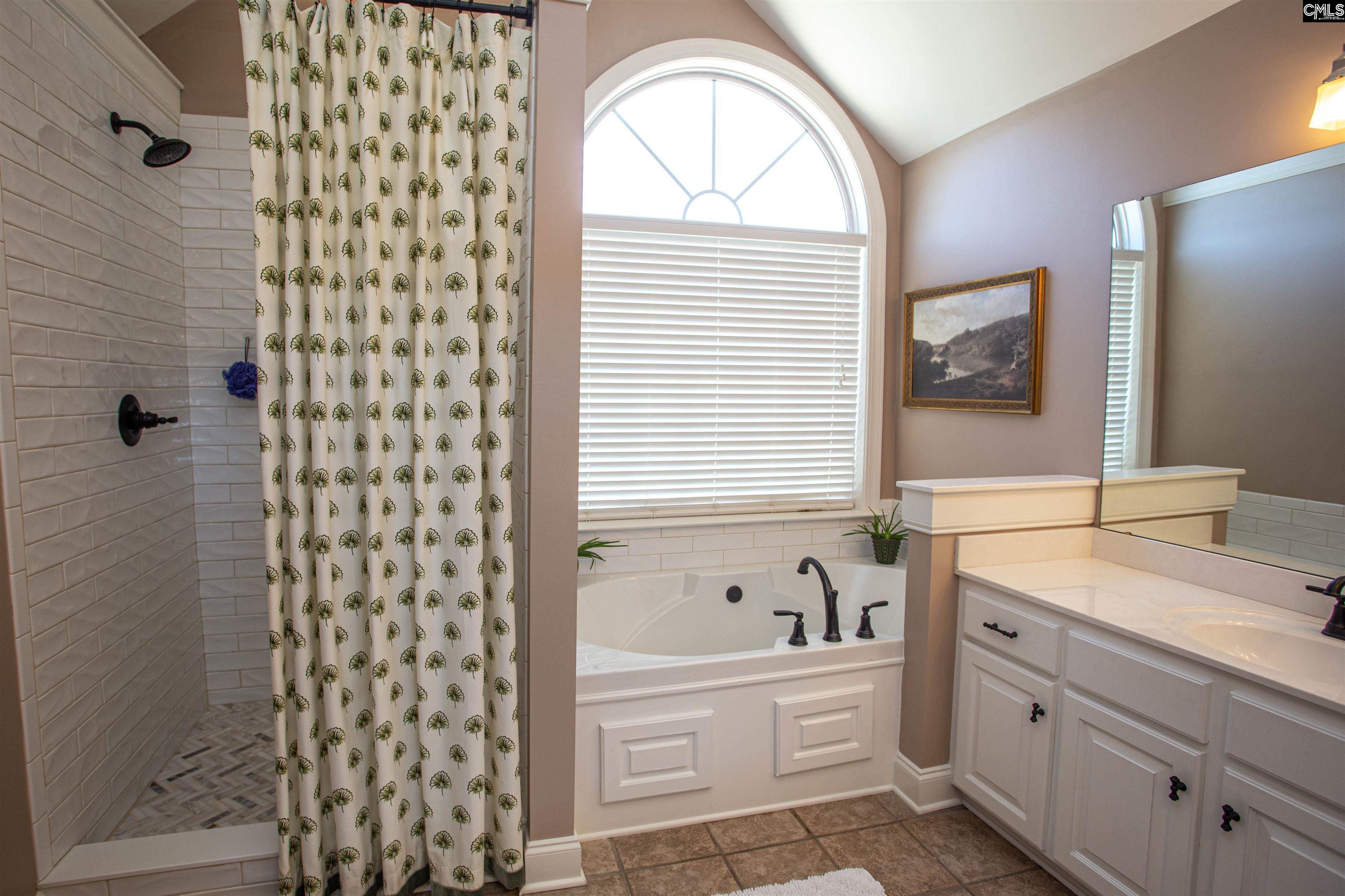384 Bloomsbury Circle Camden, SC 29020-0000