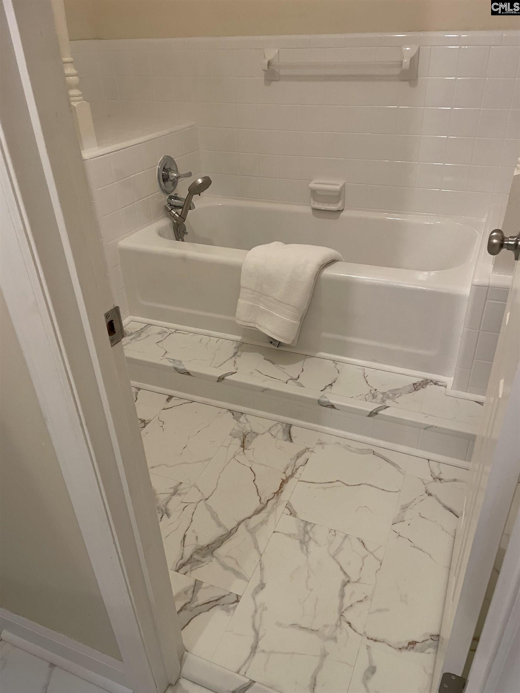 2204 Bee Ridge Road Columbia, SC 29223-6803