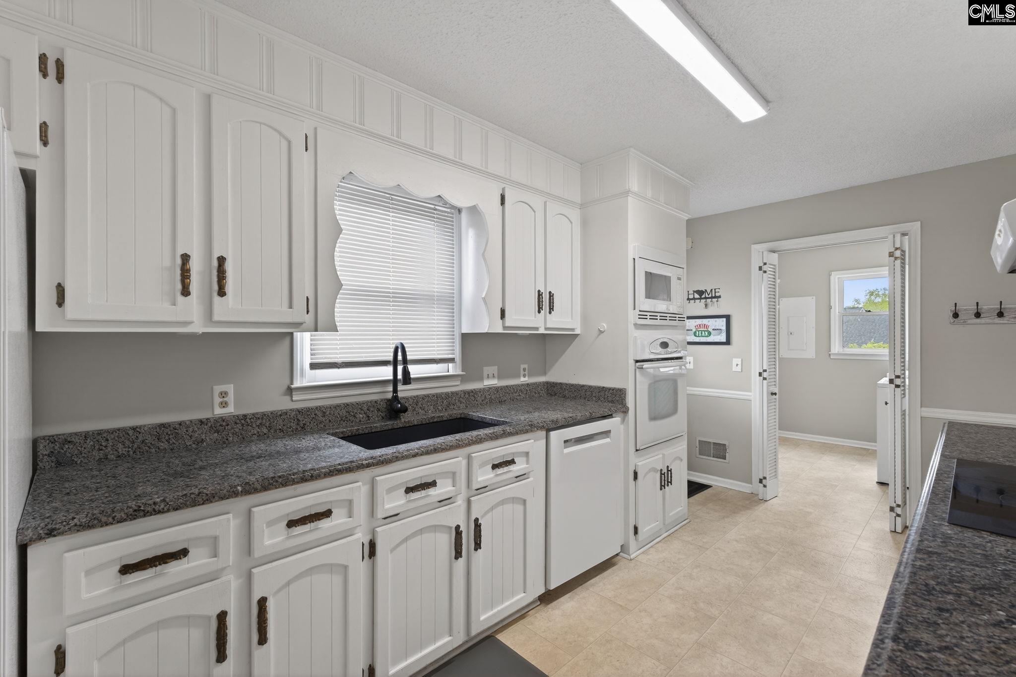 205 Tamwood Circle Cayce, SC 29033