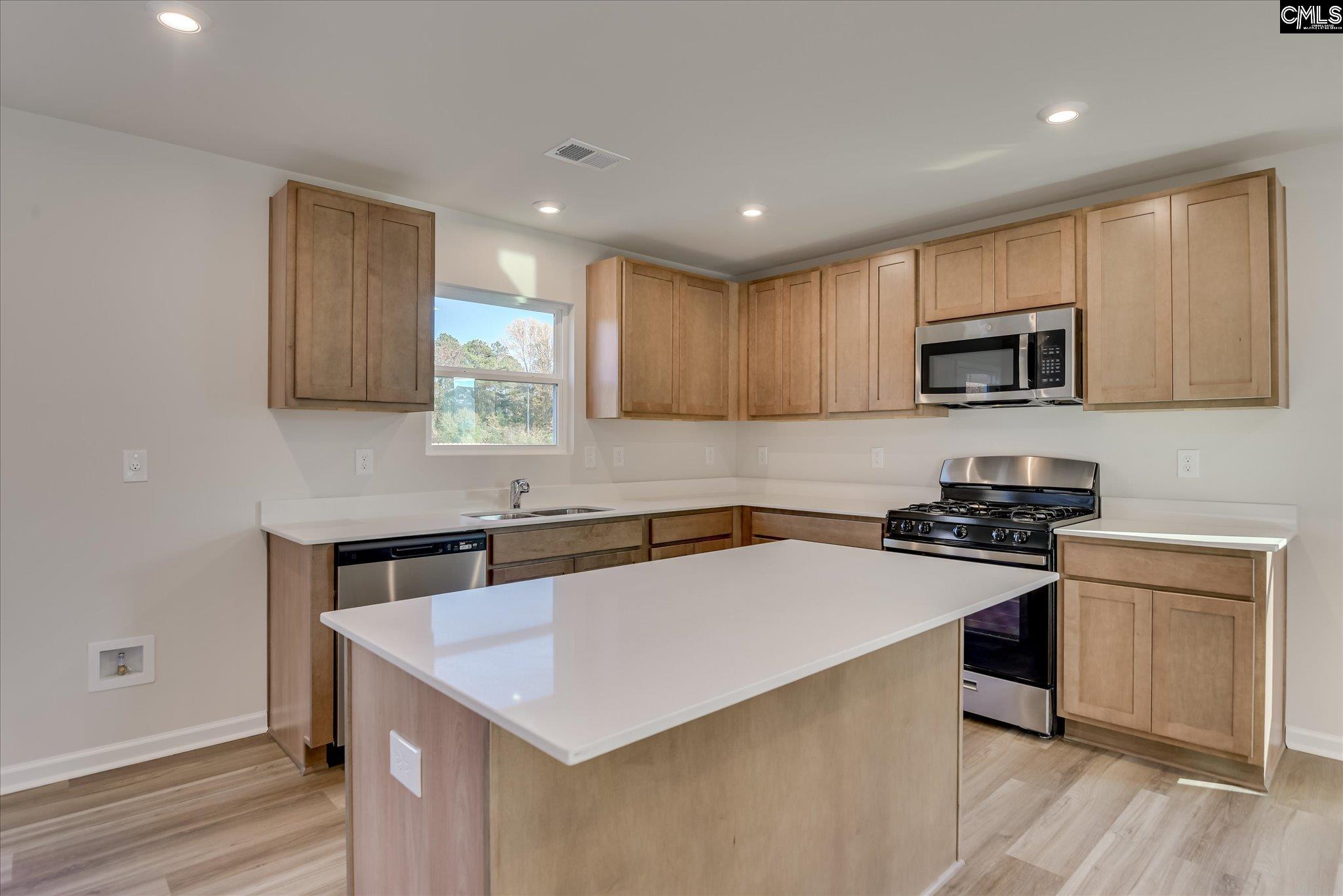 198 Kingfield Drive Hopkins, SC 29061