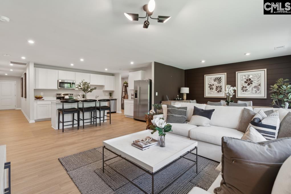206 Kingfield Drive Hopkins, SC 29061