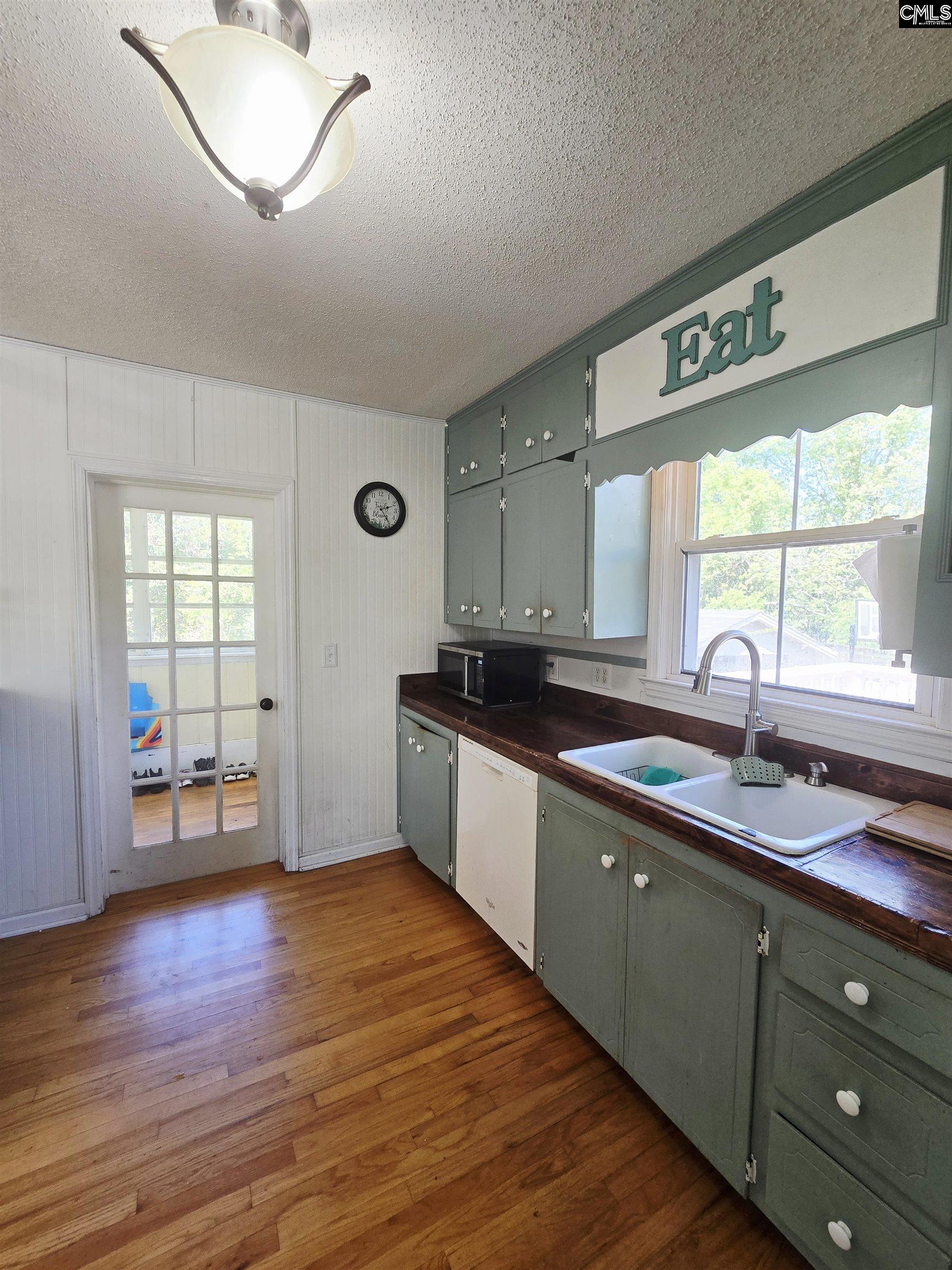1210 Hunt St Newberry, SC 29108