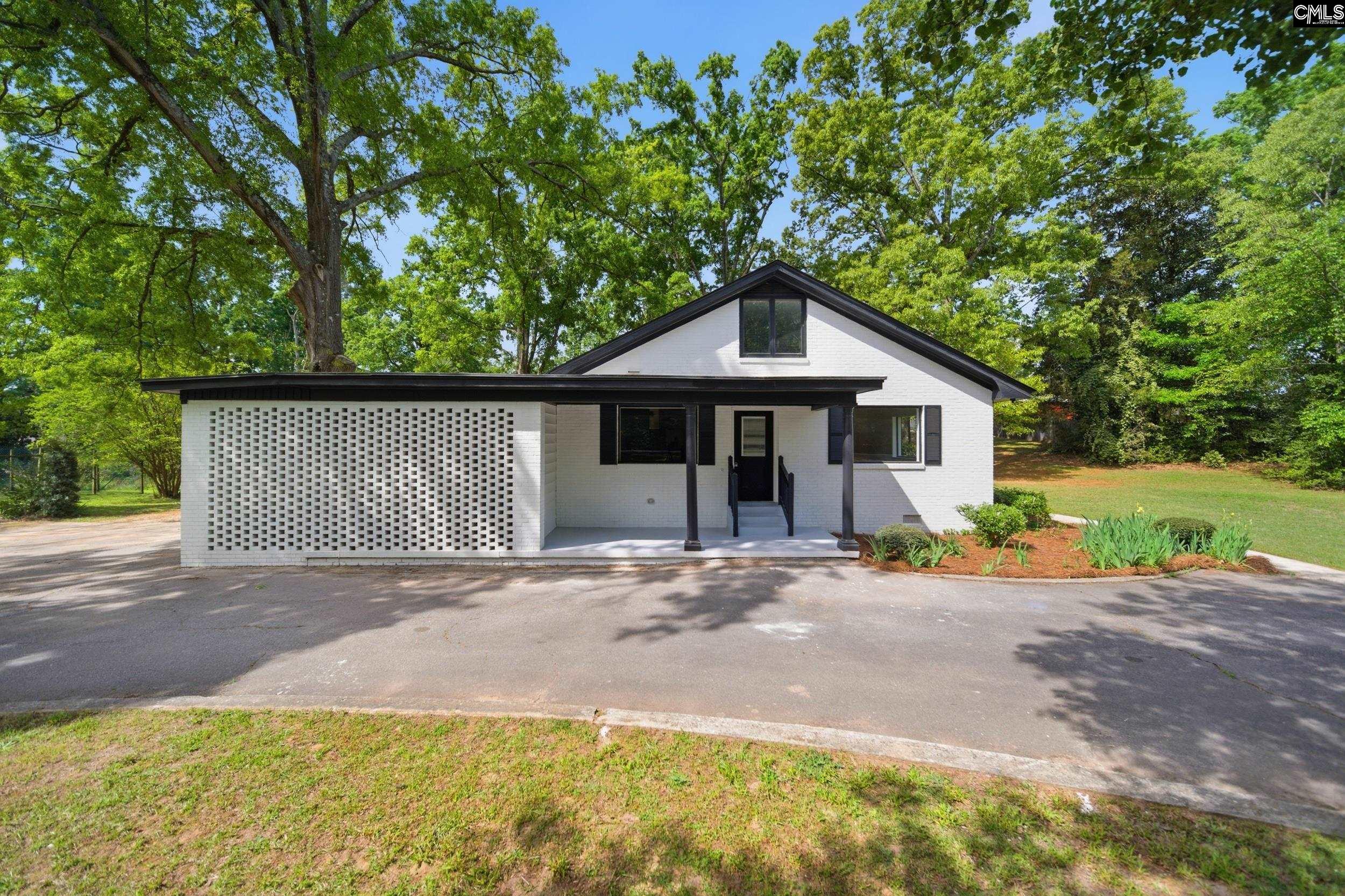907 Amelia Street Newberry, SC 29108