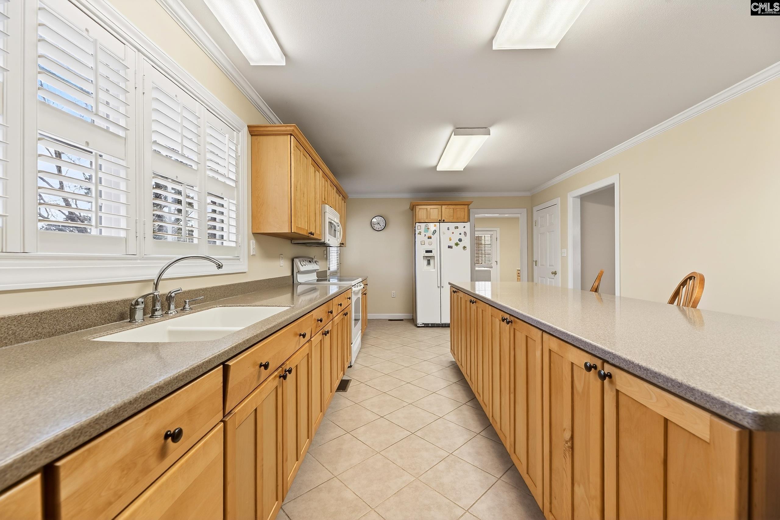 993 Pickett Level Road Elloree, SC 29047