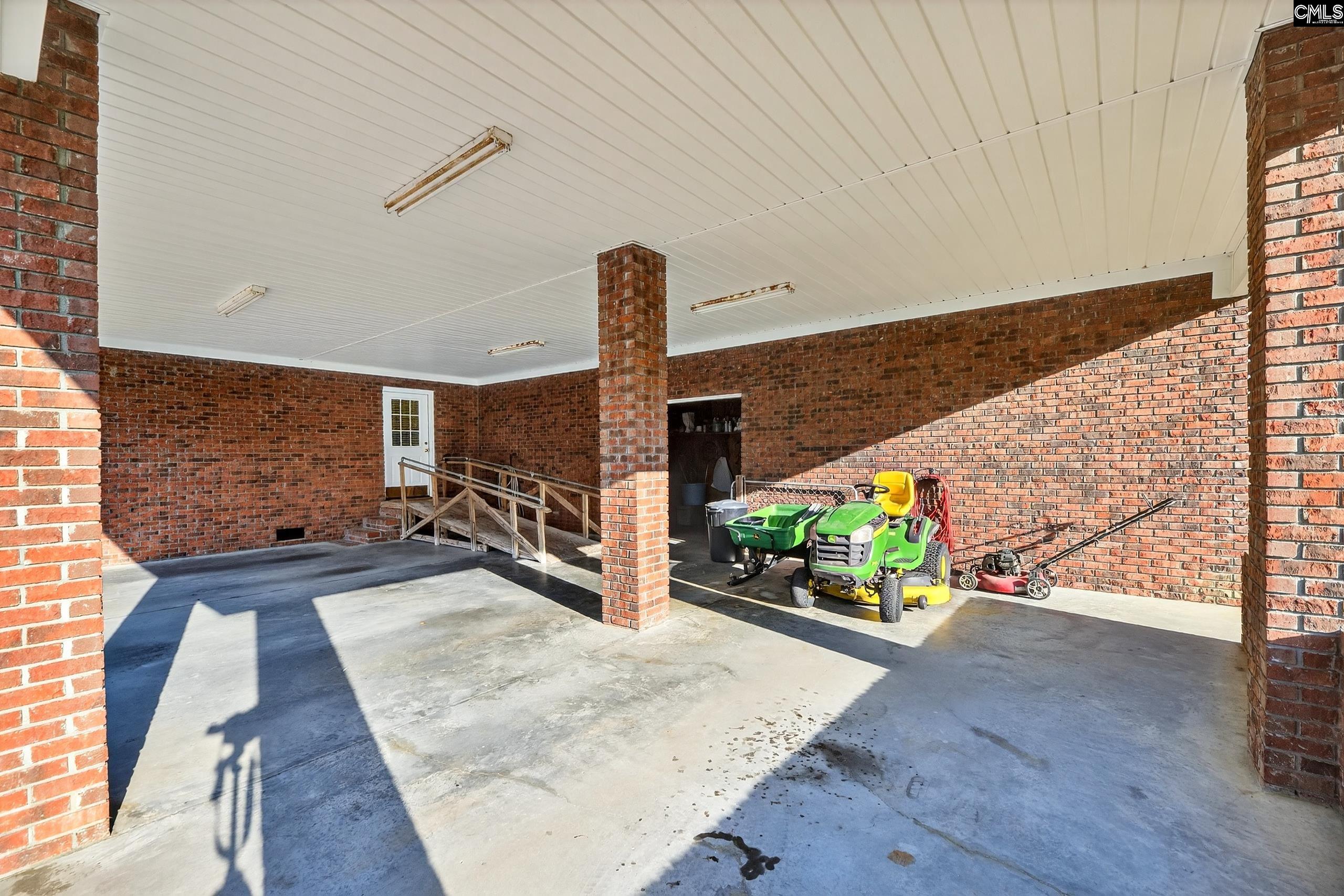 993 Pickett Level Road Elloree, SC 29047