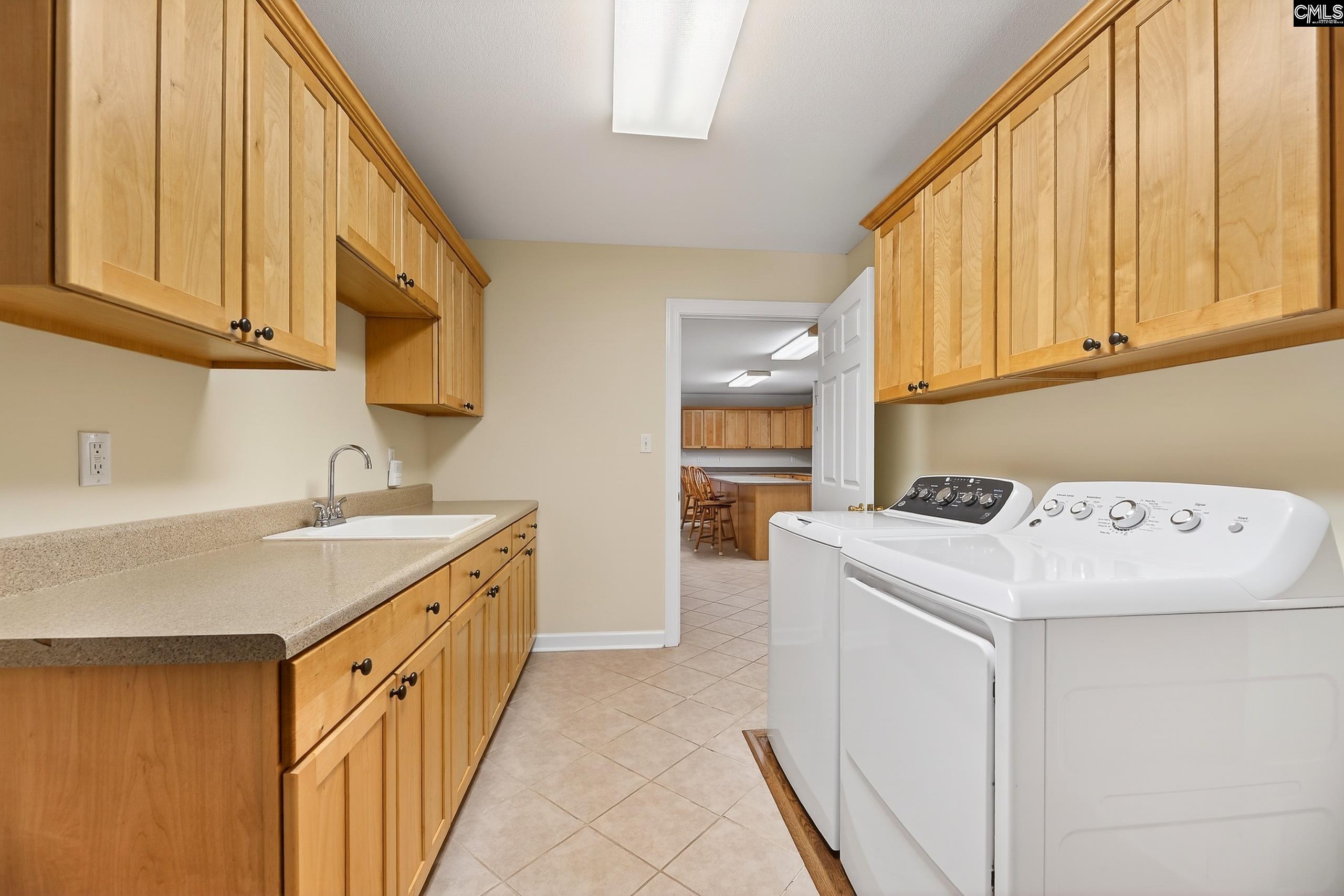 993 Pickett Level Road Elloree, SC 29047