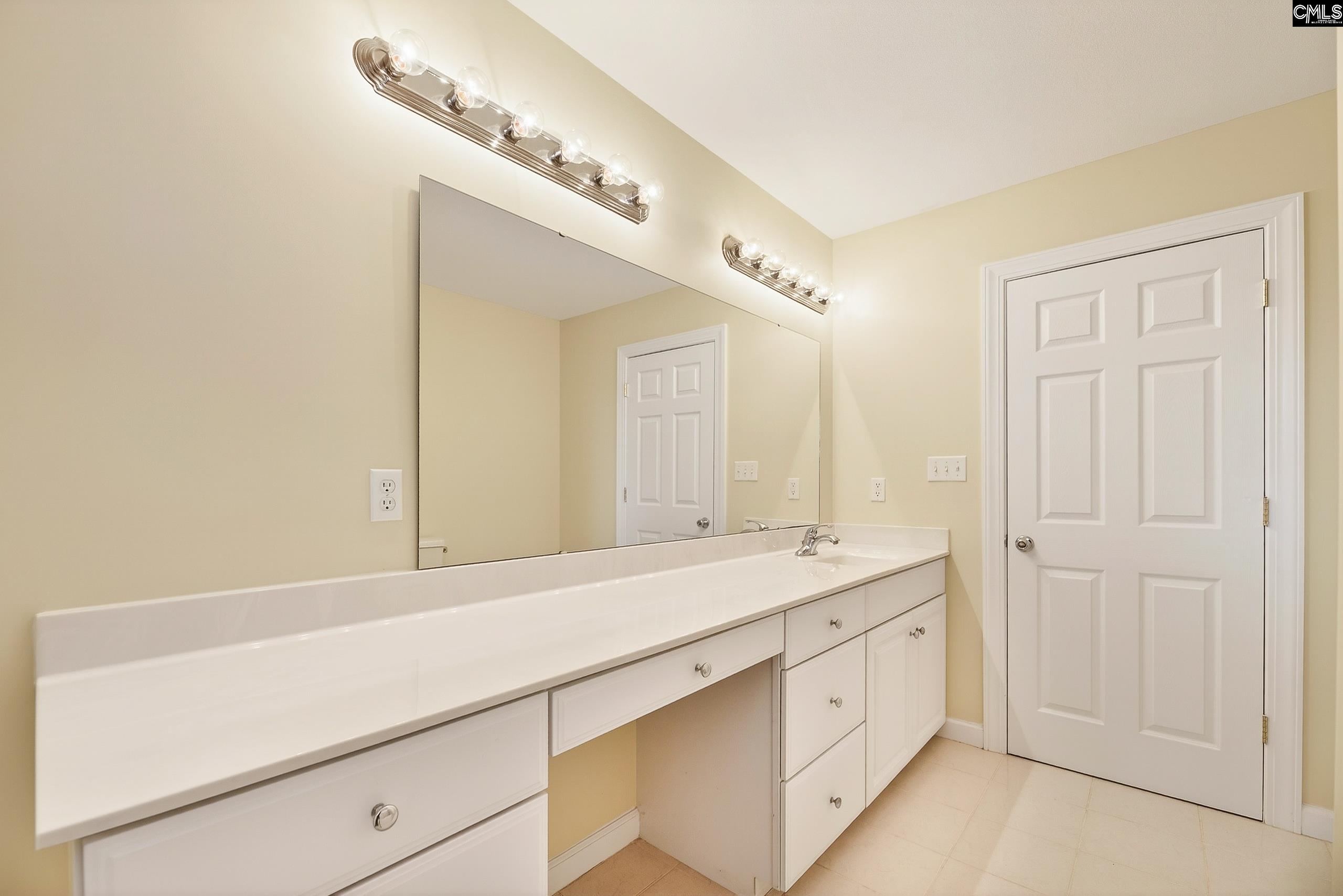 993 Pickett Level Road Elloree, SC 29047