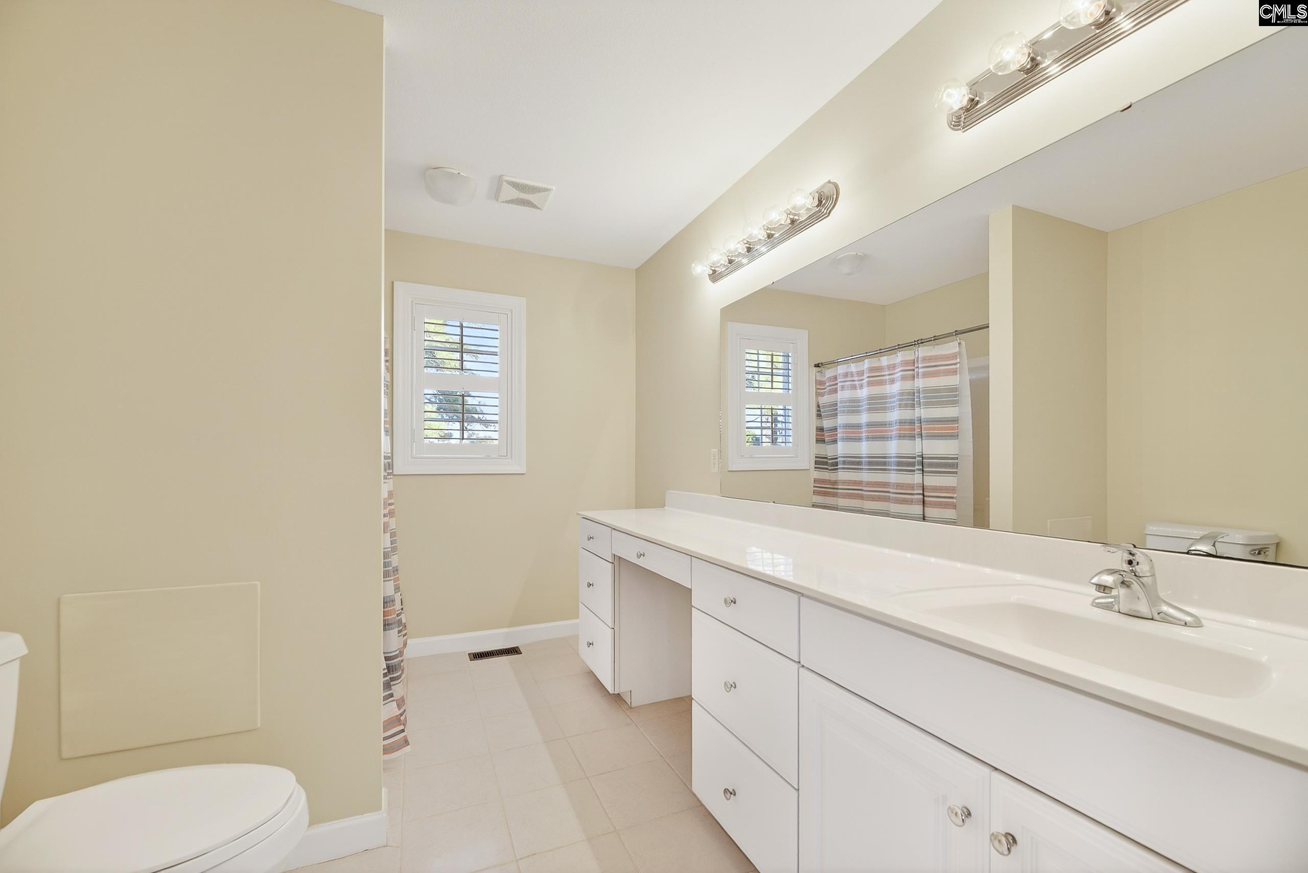 993 Pickett Level Road Elloree, SC 29047