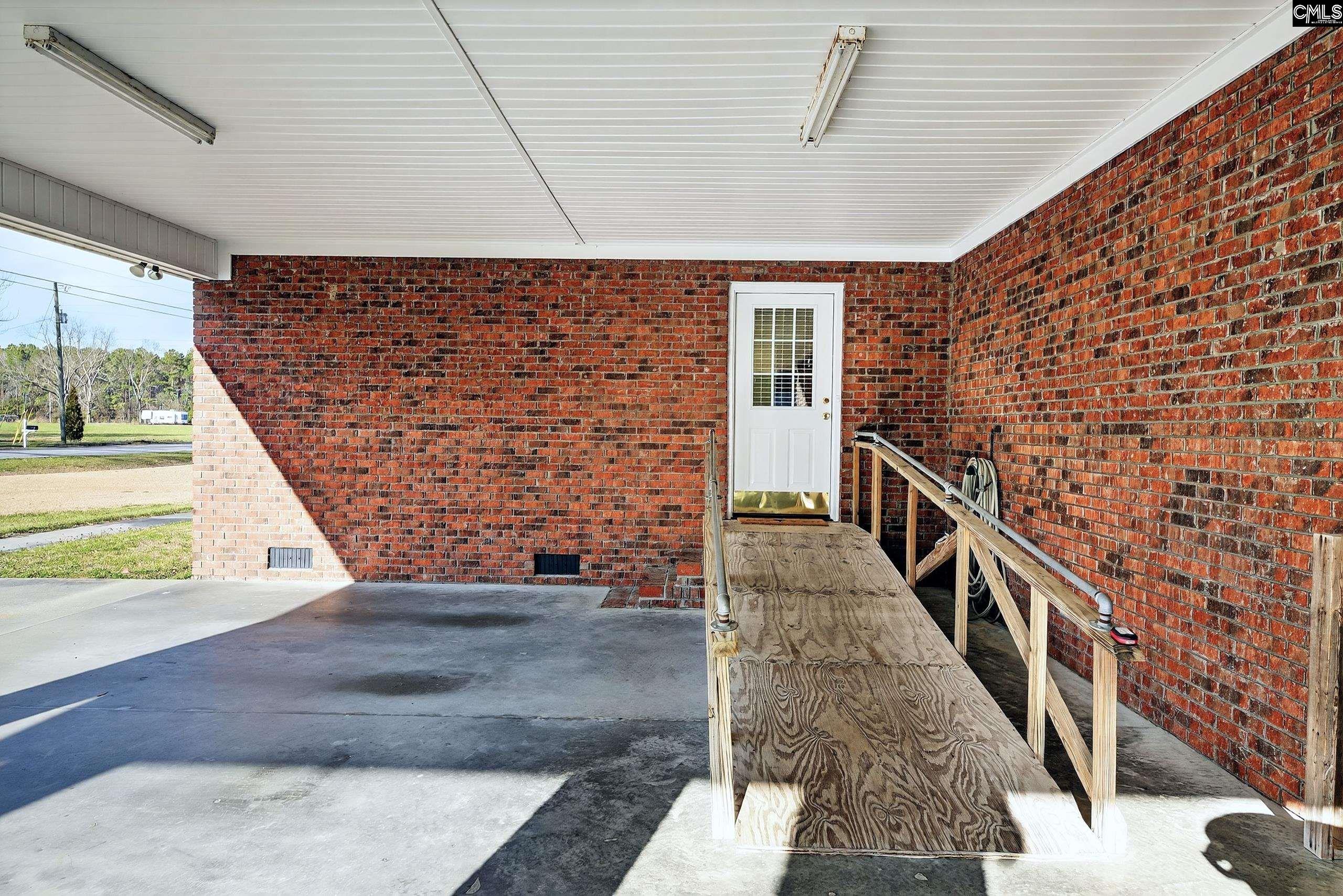 993 Pickett Level Road Elloree, SC 29047