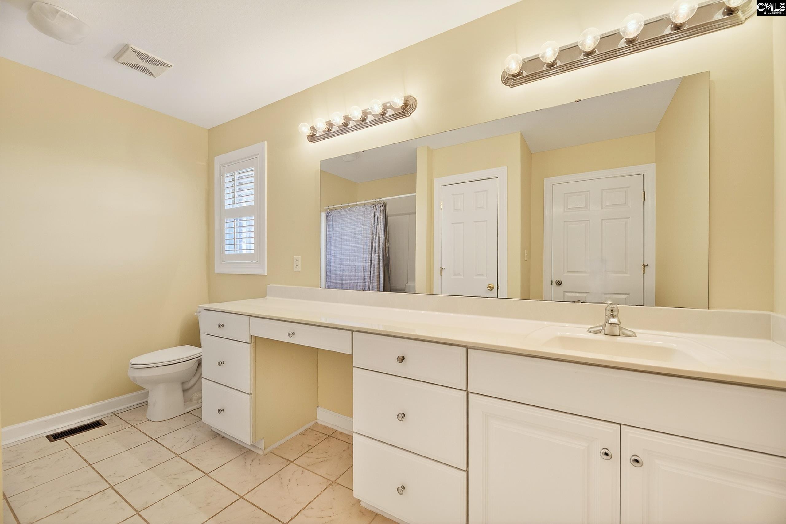 993 Pickett Level Road Elloree, SC 29047