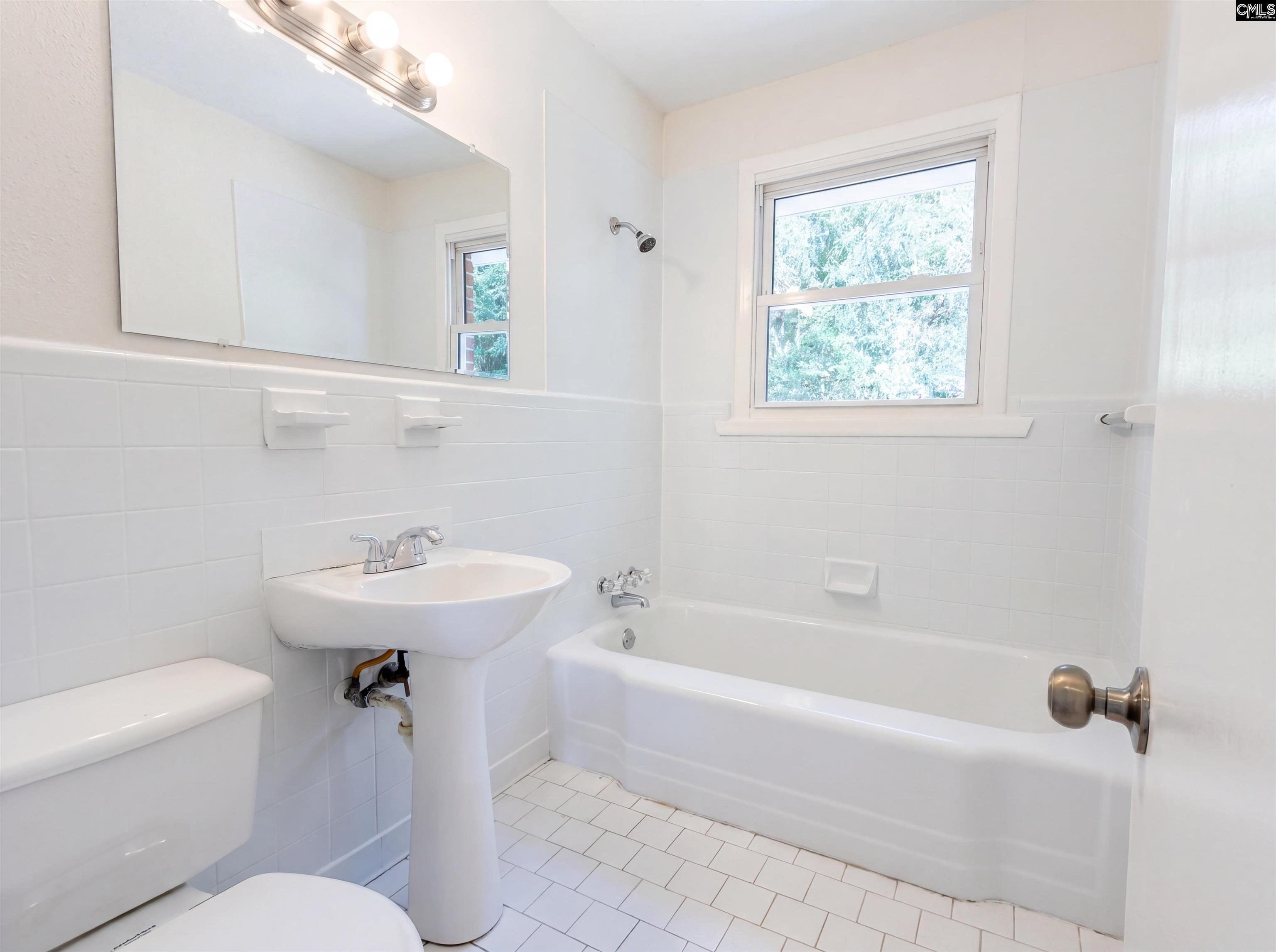 2112 Axson Street Cayce, SC 29033