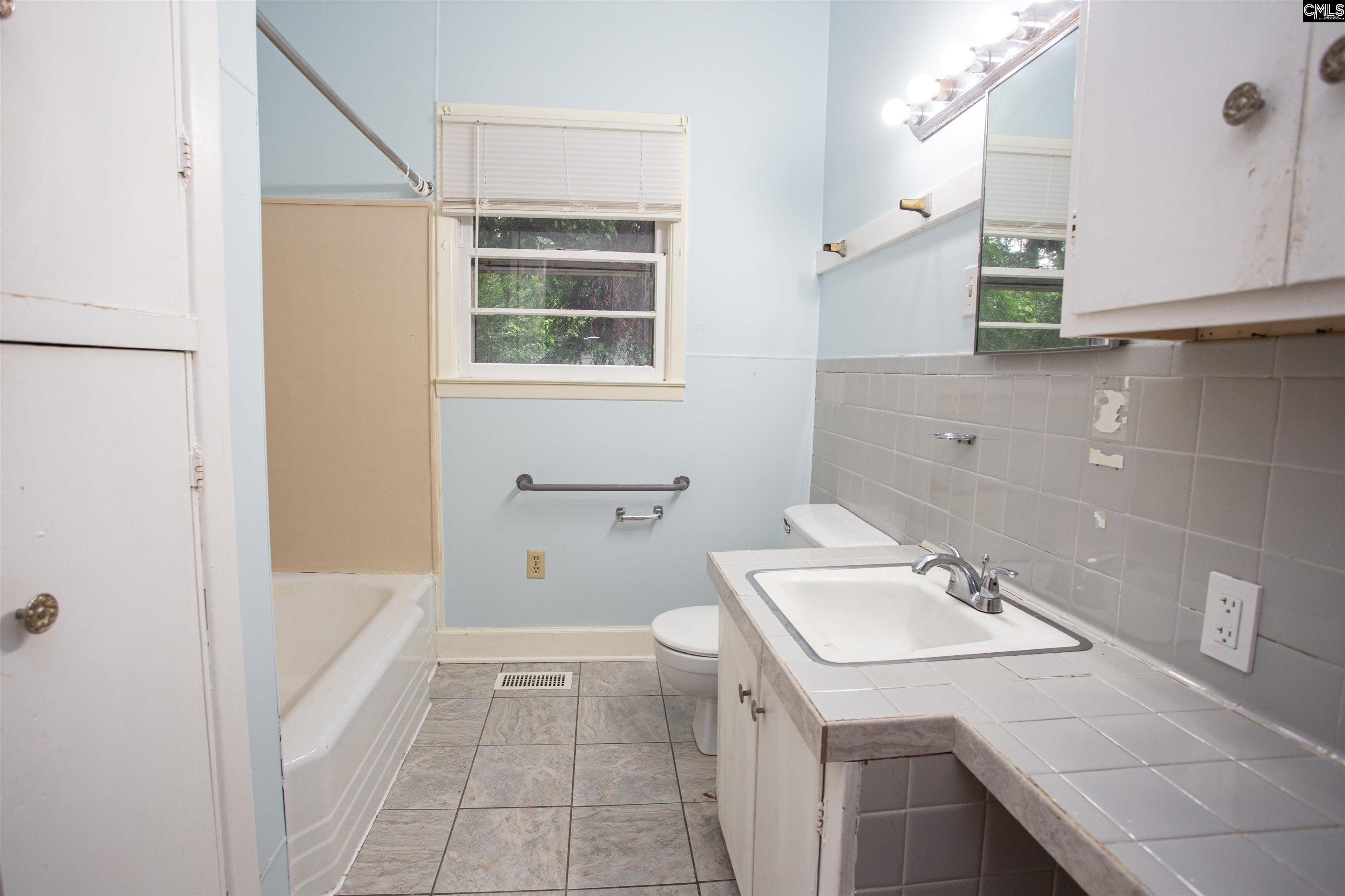 207 N Lee Street Bishopville, SC 29010-0000