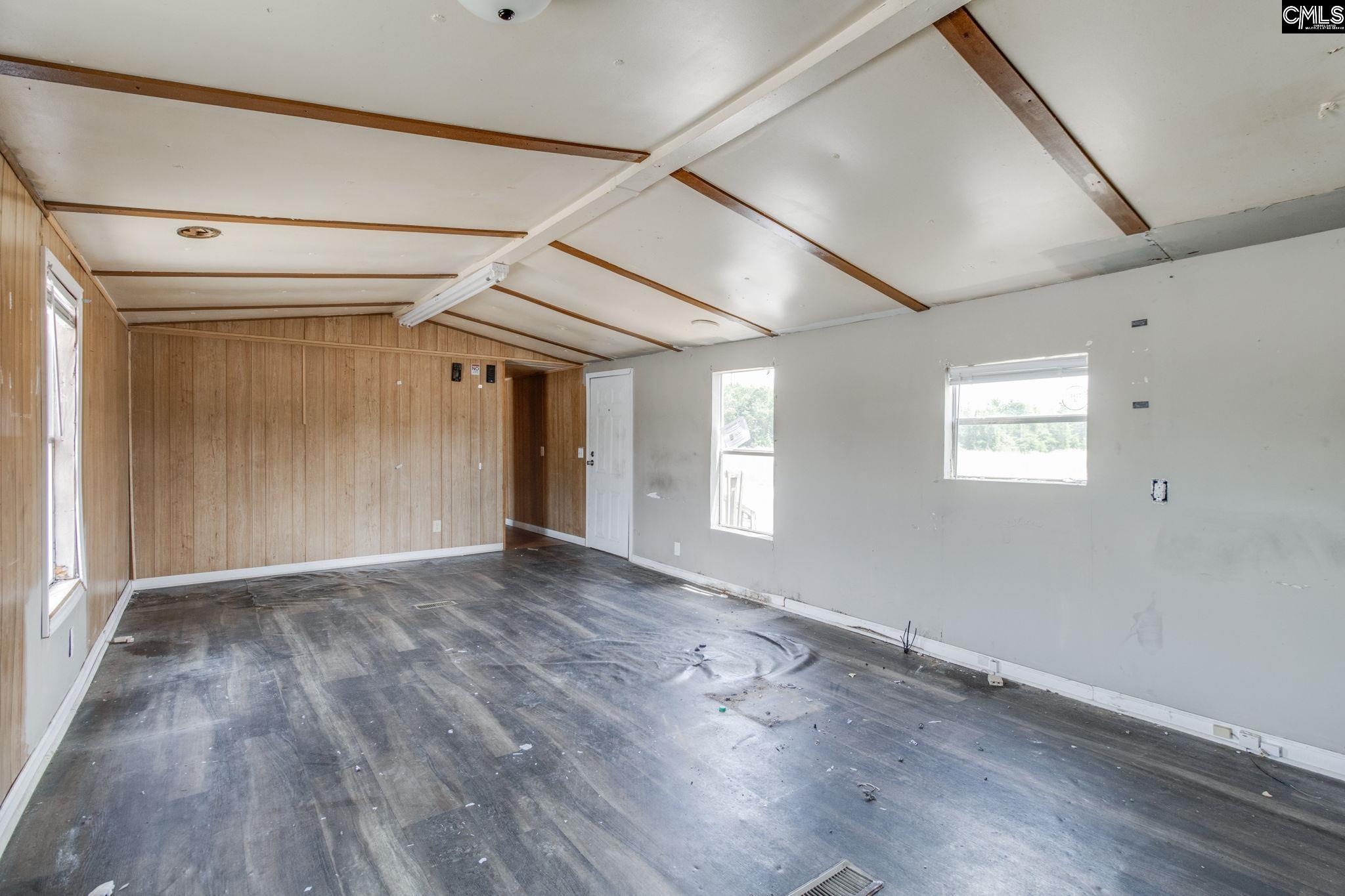 267 Bell Road Mayesville, SC 29104