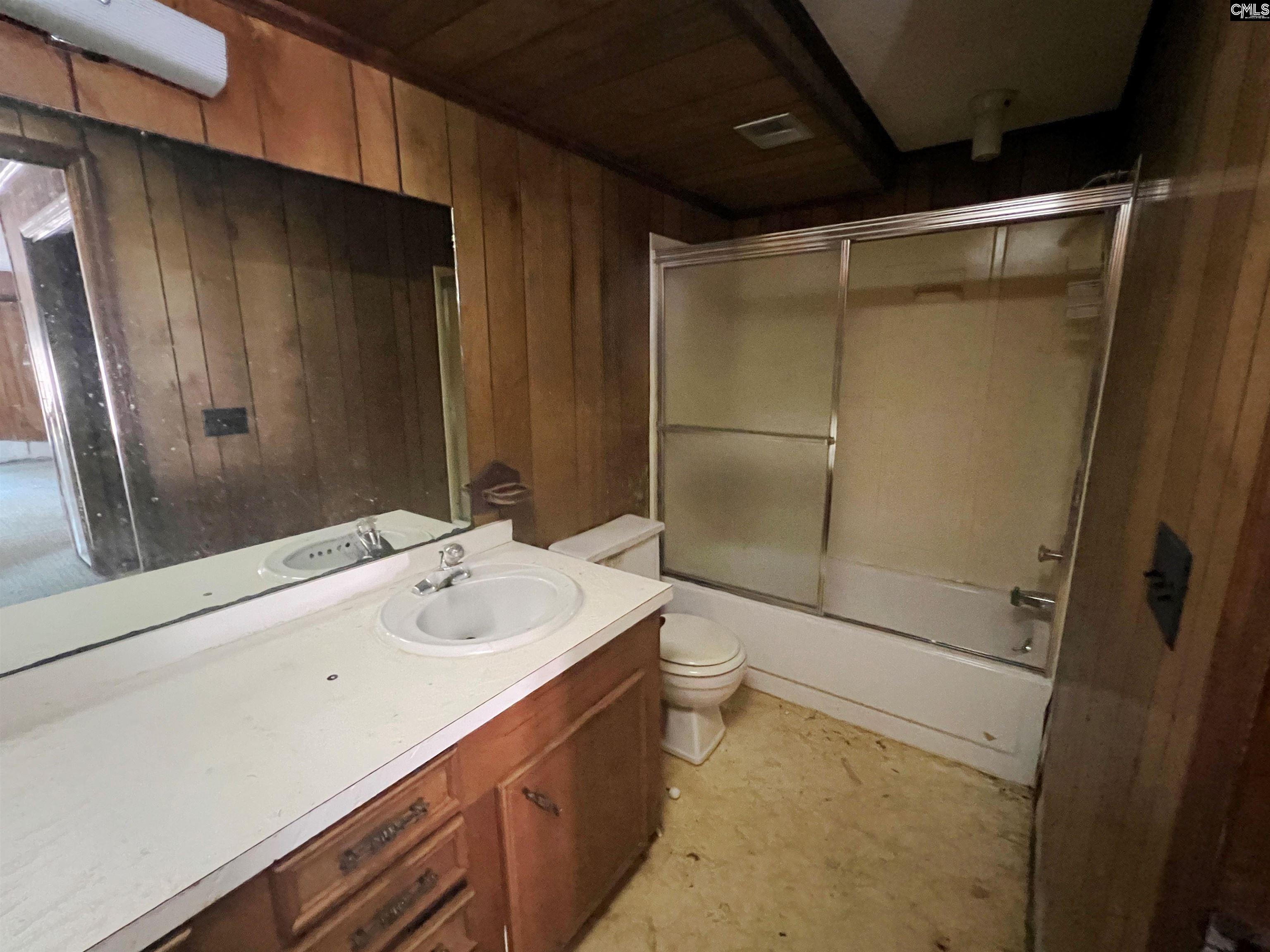 554 Woodland Road Silverstreet, SC 29145